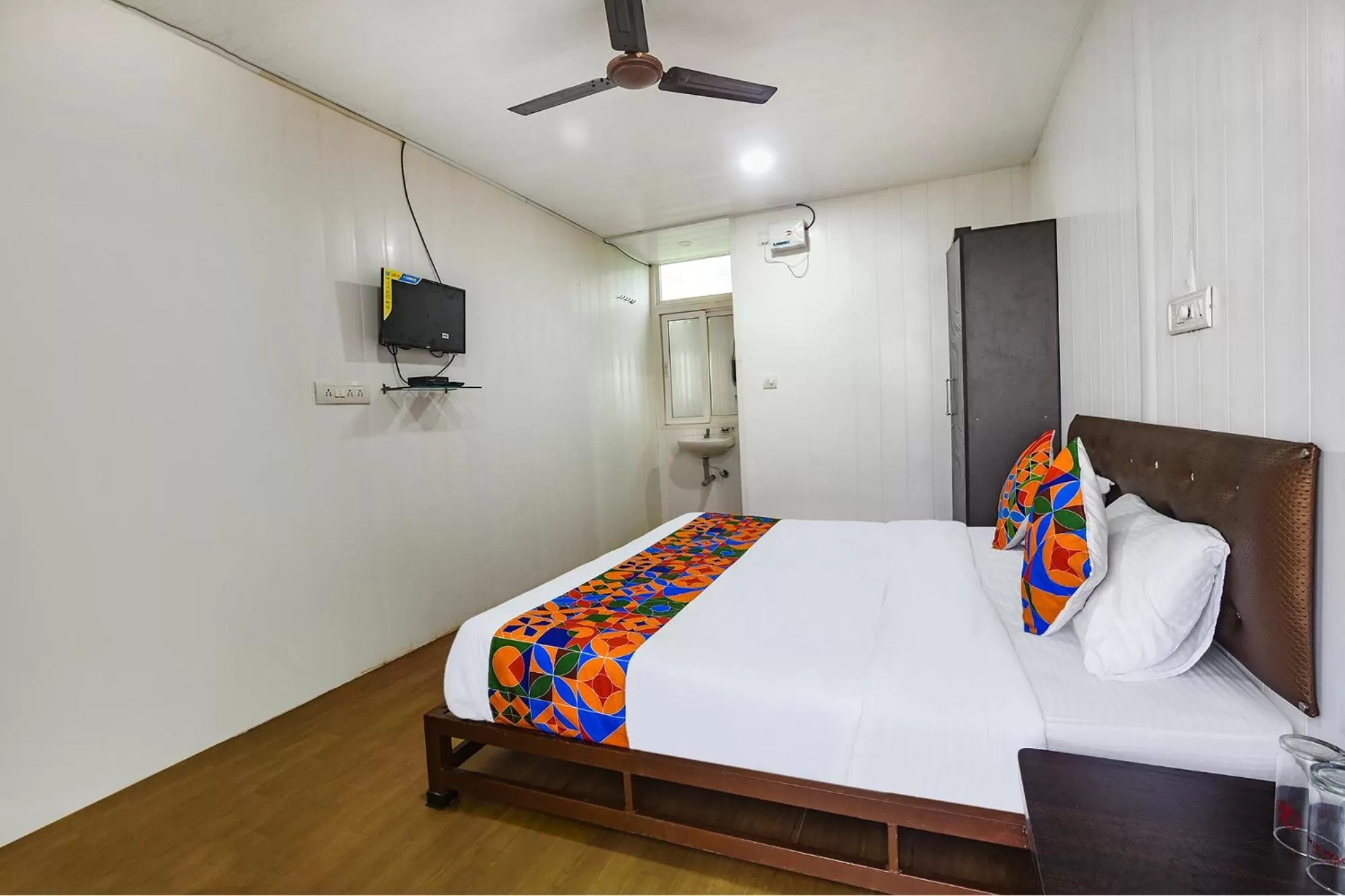 Bedroom, Bed in FabExpress Vincy Place, Mandrem Beach