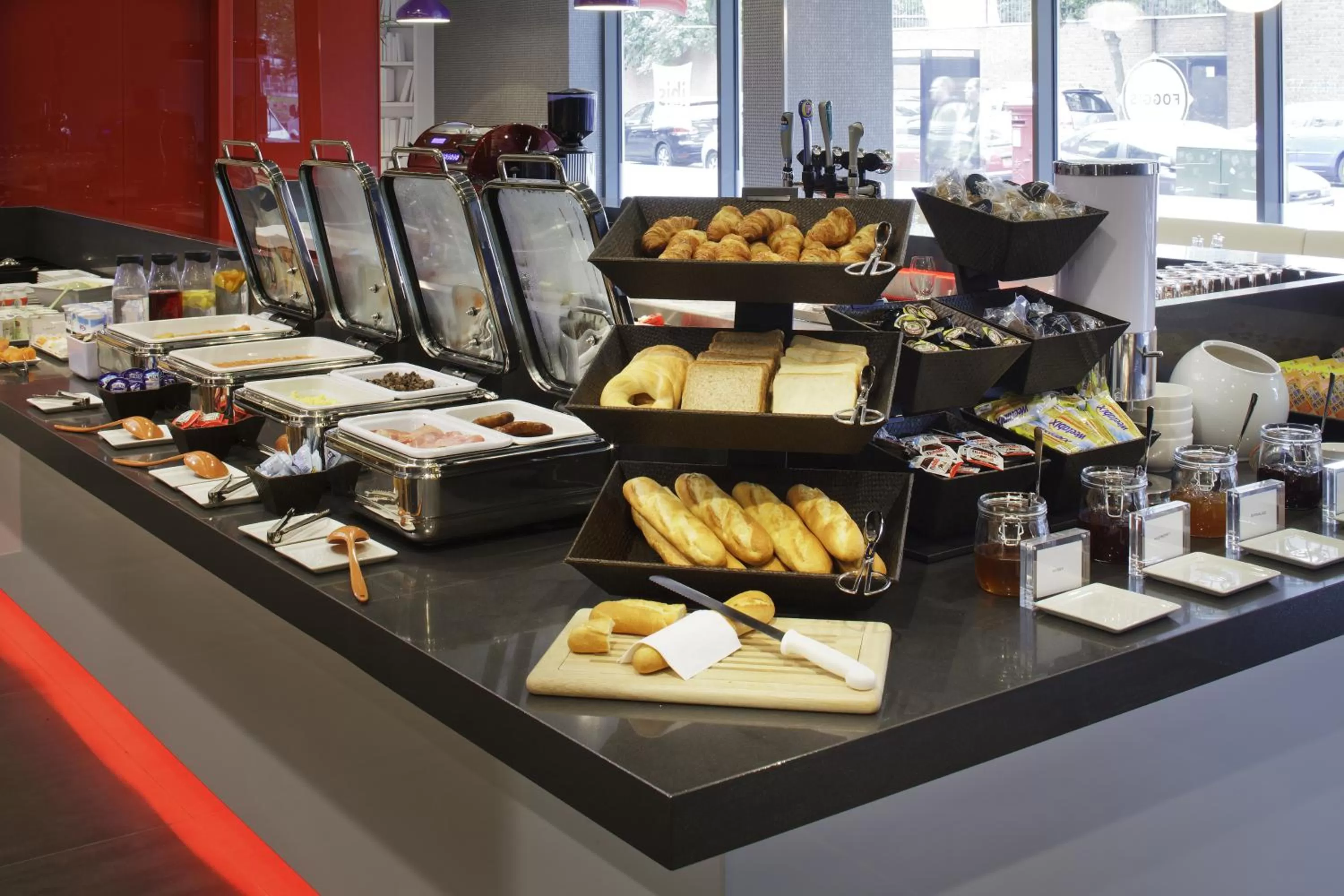 Restaurant/places to eat in ibis London Shepherds Bush - Hammersmith