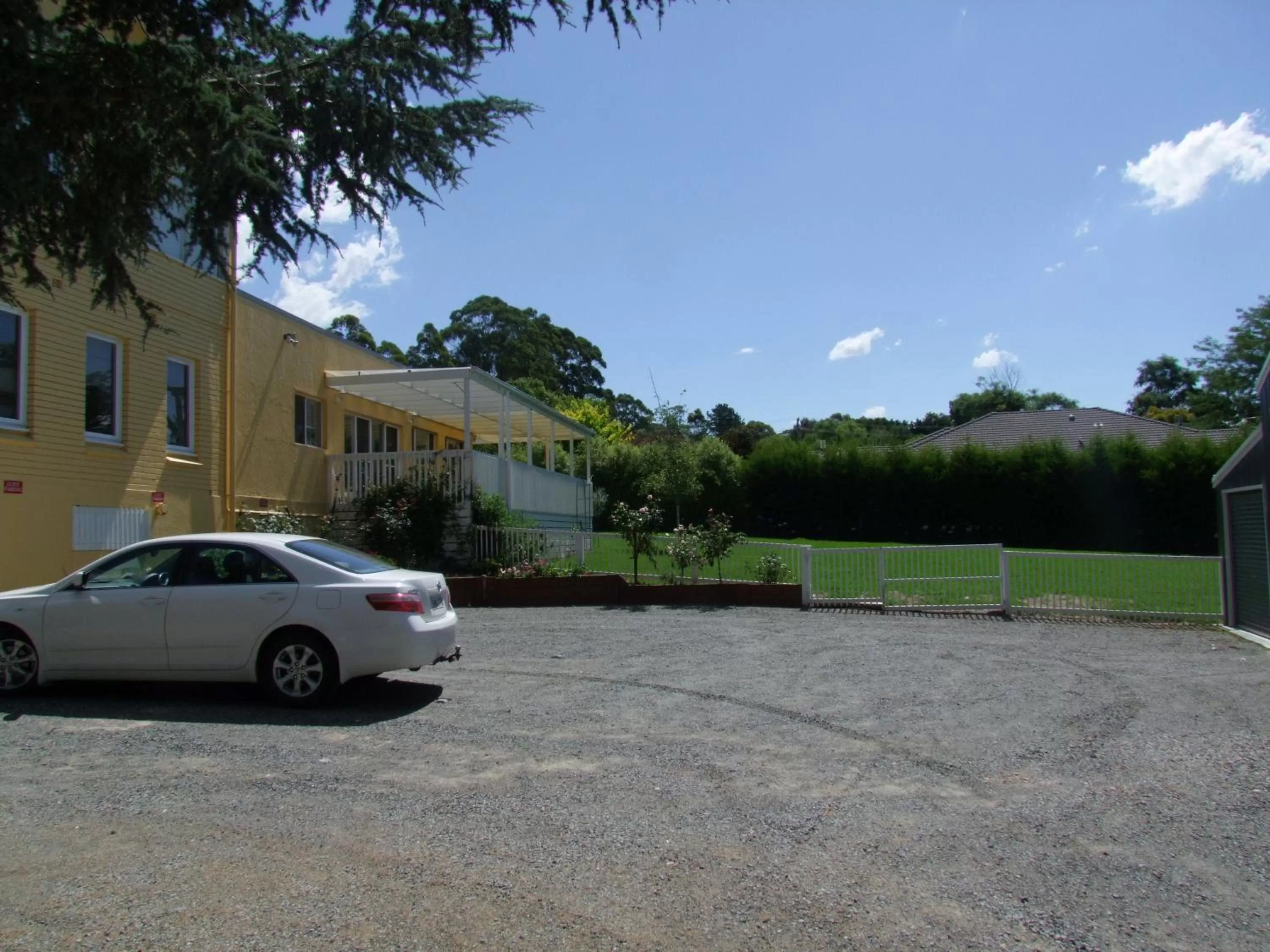 Facade/entrance in Bundanoon Lodge