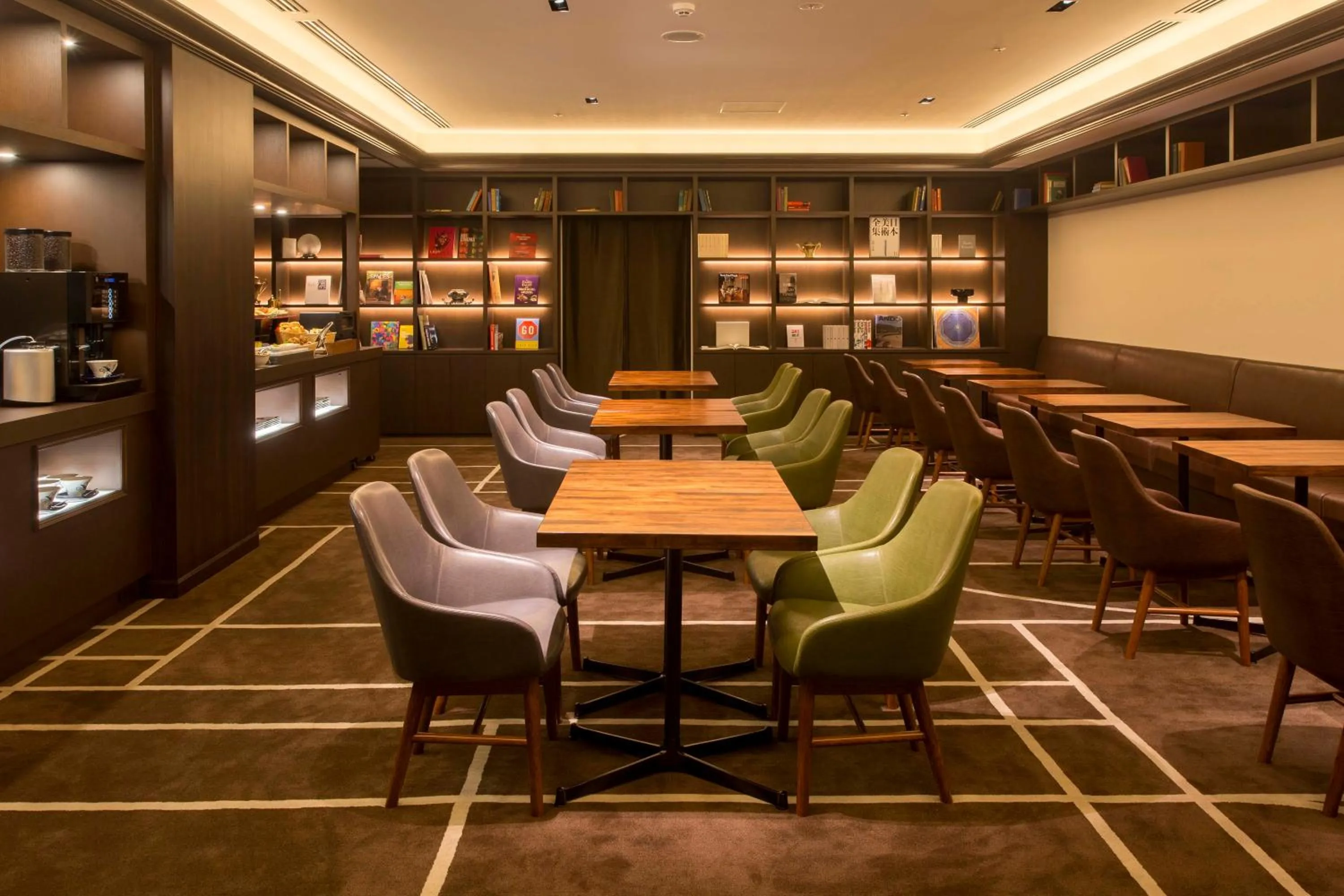 Communal lounge/ TV room in Royal Park Hotel Takamatsu