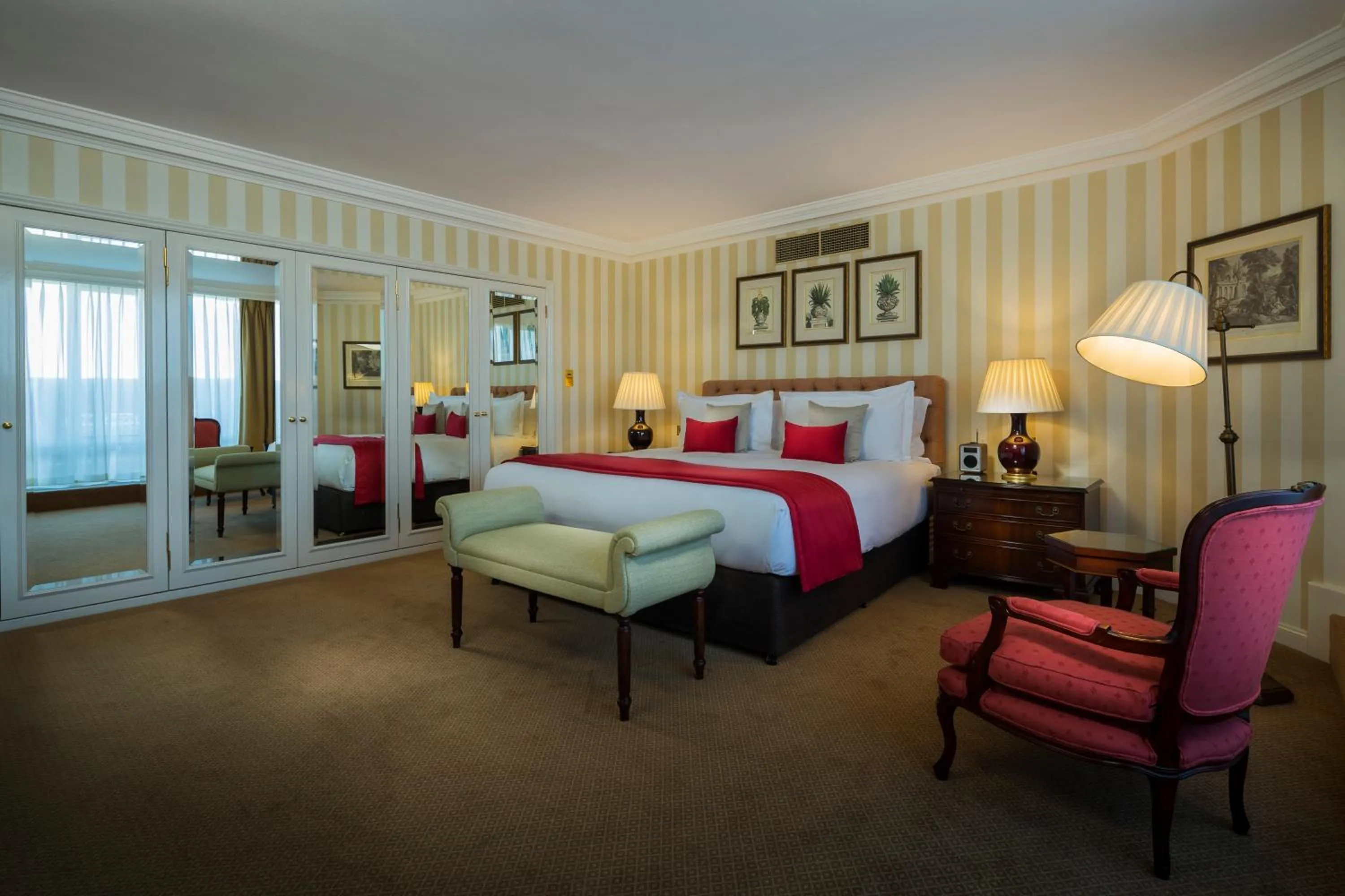 Bed in Cheval Thorney Court at Hyde Park