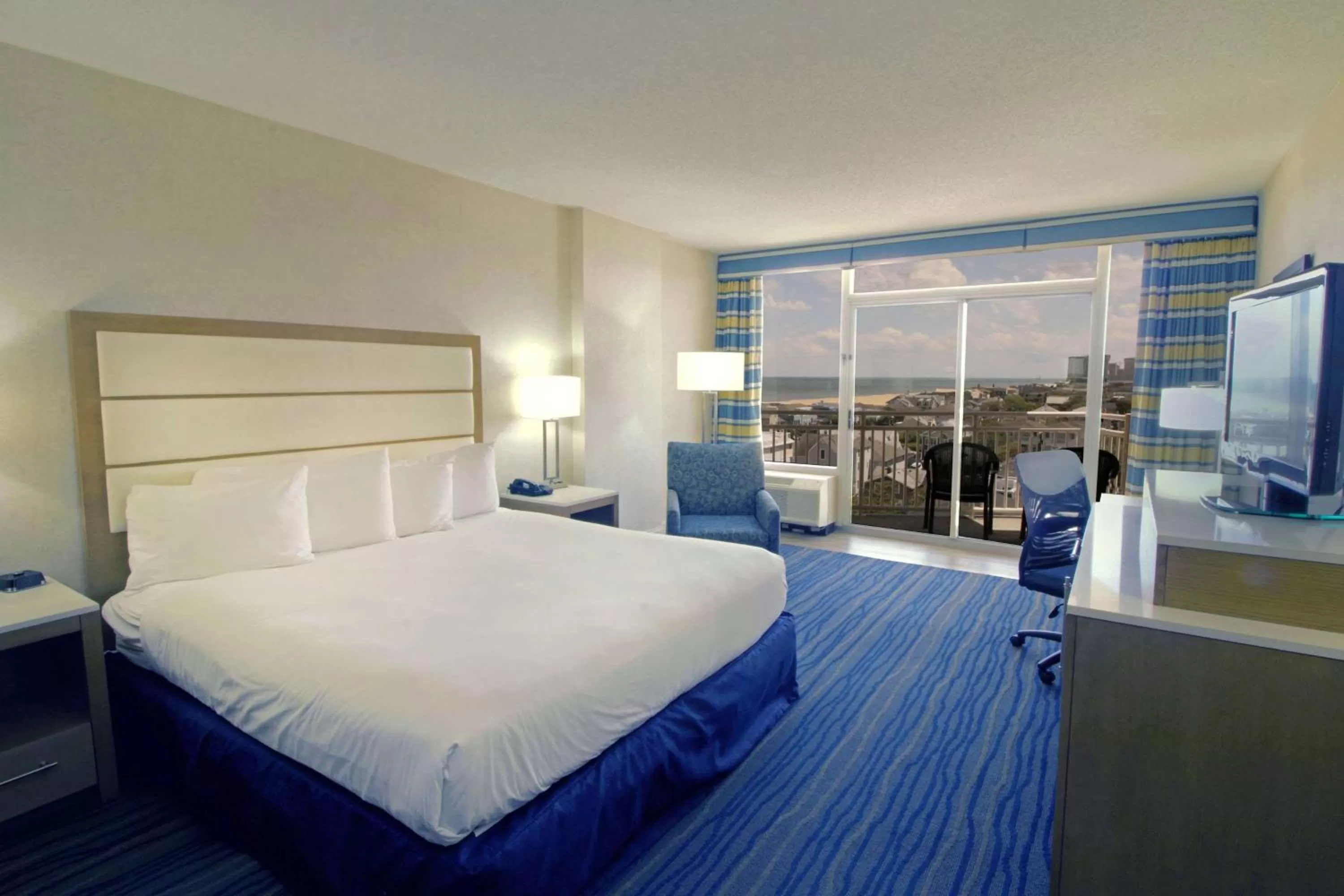 Photo of the whole room, Bed in Wyndham Virginia Beach Oceanfront
