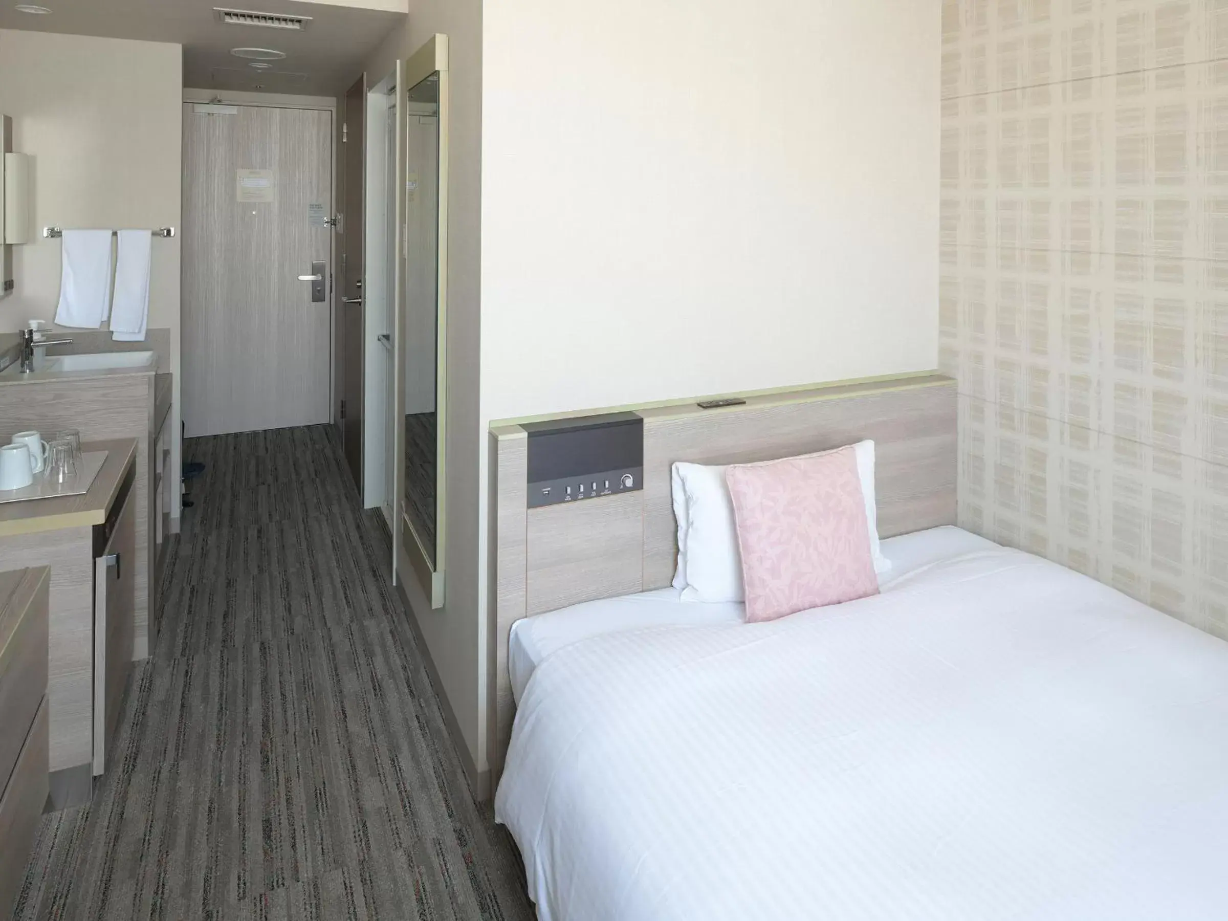 Deluxe Double Room - single occupancy - Smoking in Vessel Inn Shigamoriyama Station Deluxe Double Room - single occupancy - Smoking in Vessel Inn Shigamoriyama Station