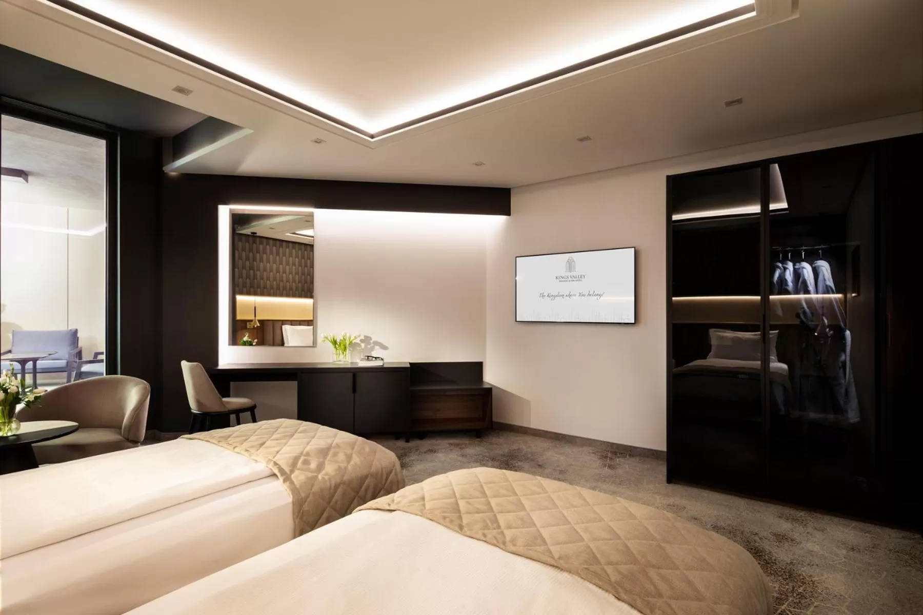 Bed in Kings' Valley Medical & Spa Hotel