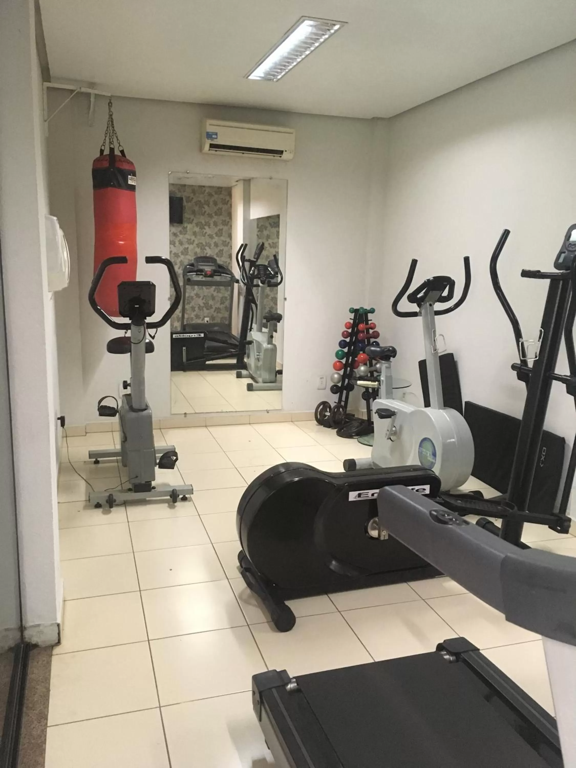 Fitness centre/facilities in Atrium Confort Hotels