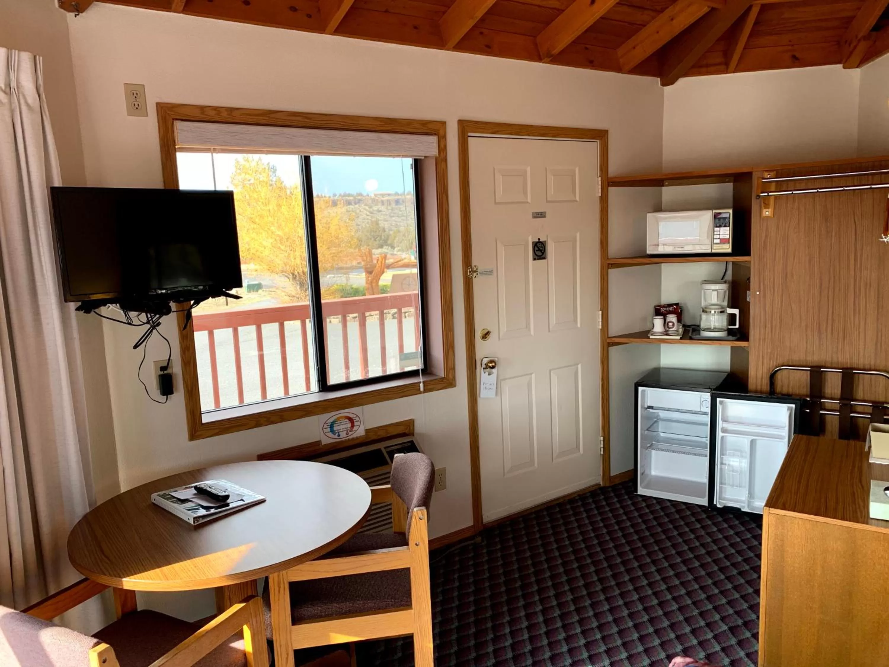Kitchen or kitchenette in Smith Rock Resort