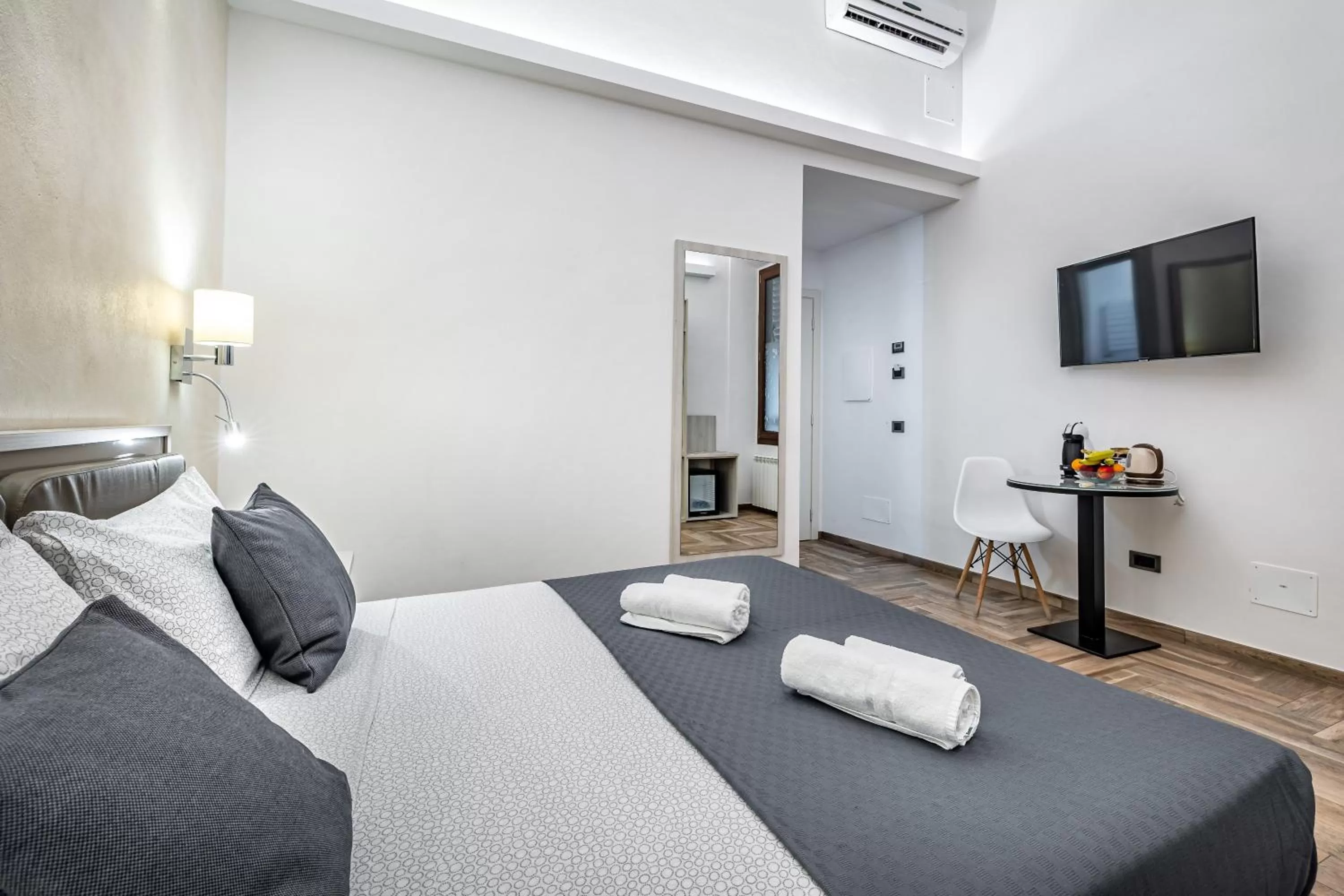 Bed in B&B Lorenzo de' Medici