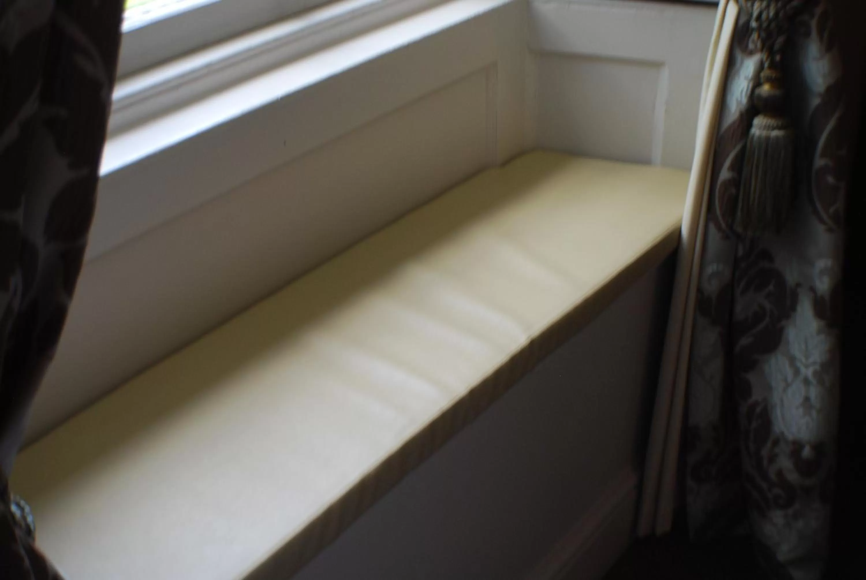 Seating area, Bed in The Salisbury Hotel