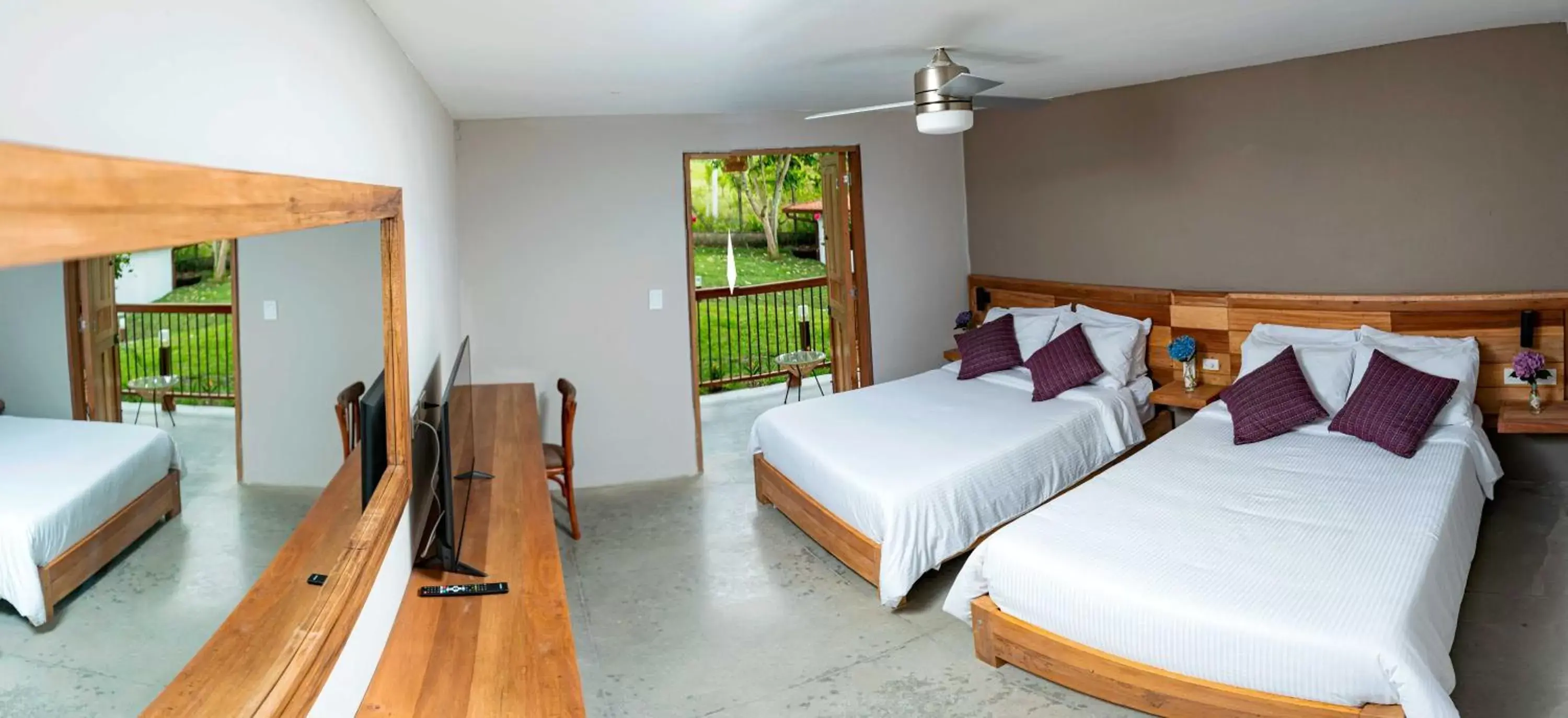 Comfort Quadruple Room in Finca del Café - Casa Typica Comfort Quadruple Room in Finca del Café - Casa Typica