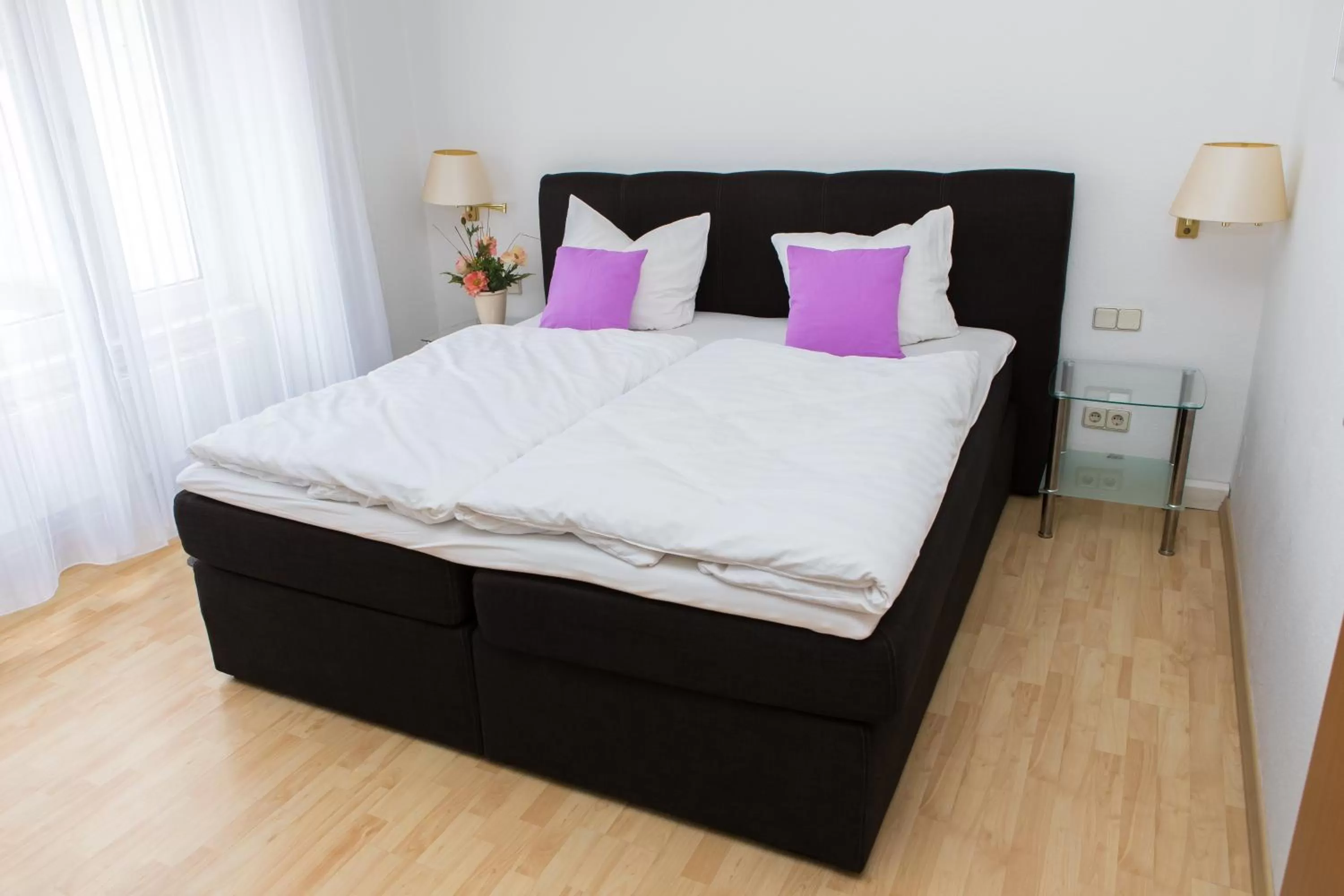 Decorative detail, Bed in Zwehrener Hof