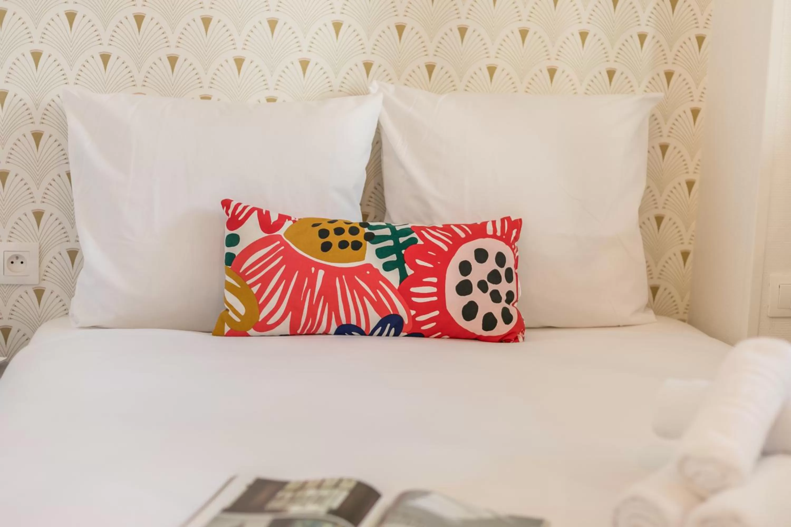 Bed in WS Haussmann - La Fayette