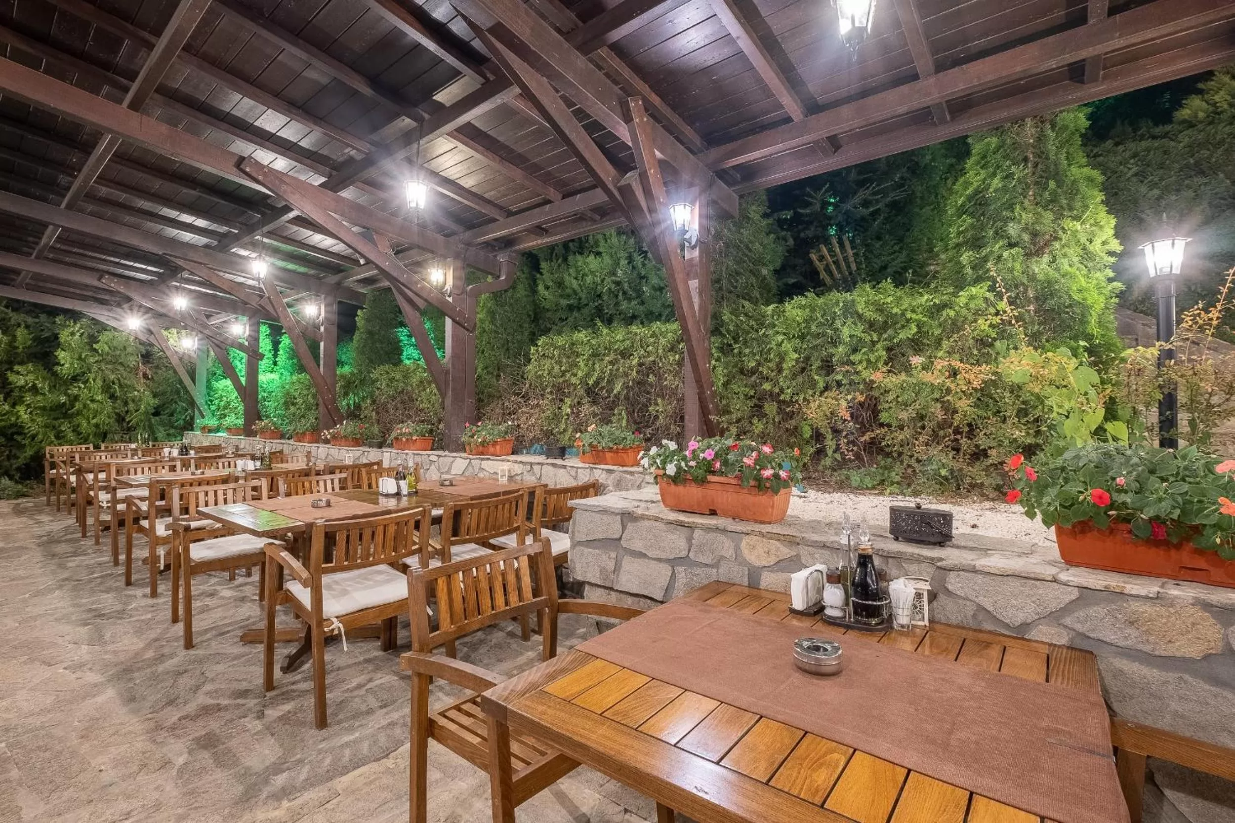 Restaurant/places to eat in Park Hotel Asenevtsi