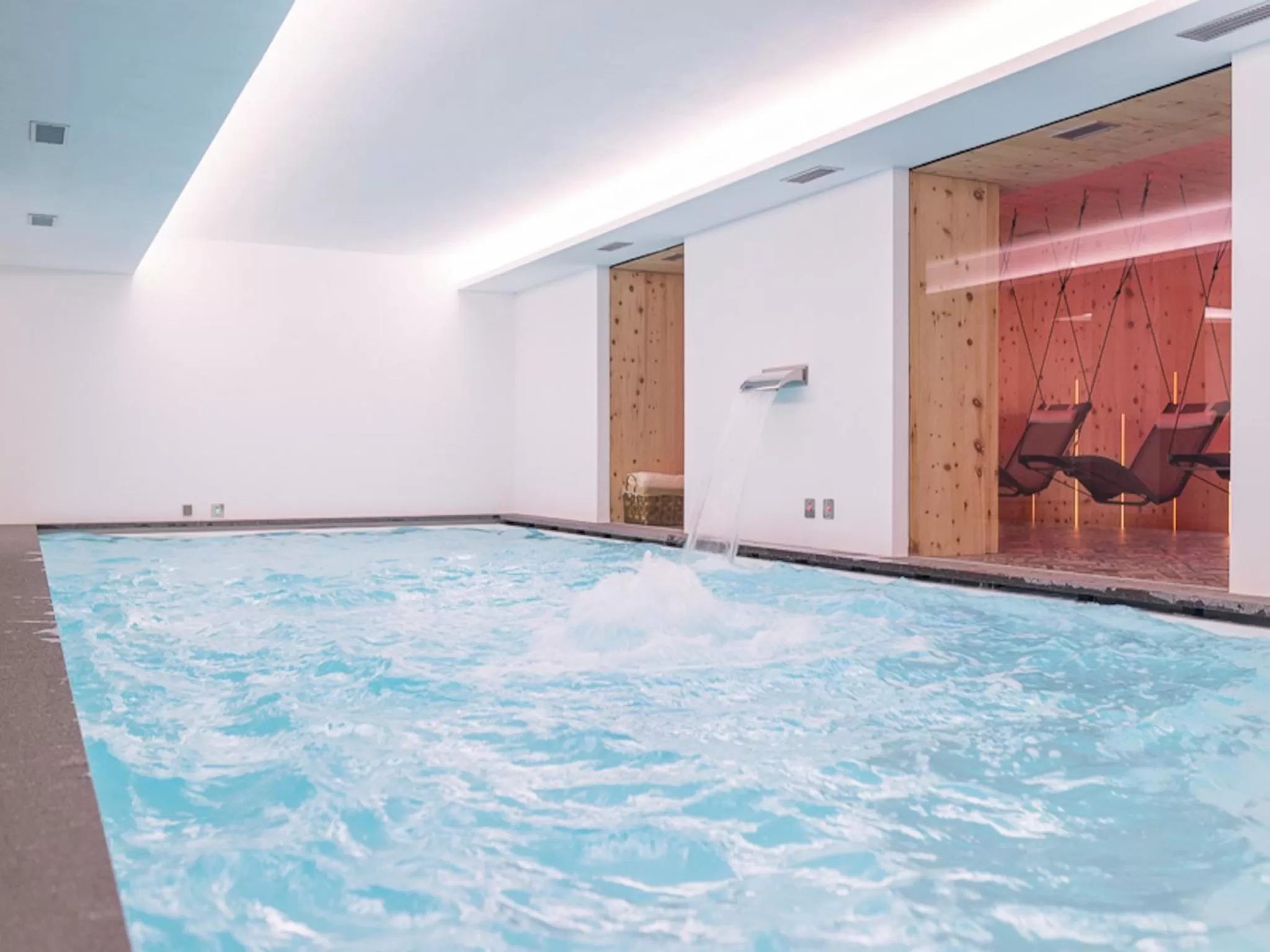 Swimming pool, Lobby/Reception in Residence Adamello Resort