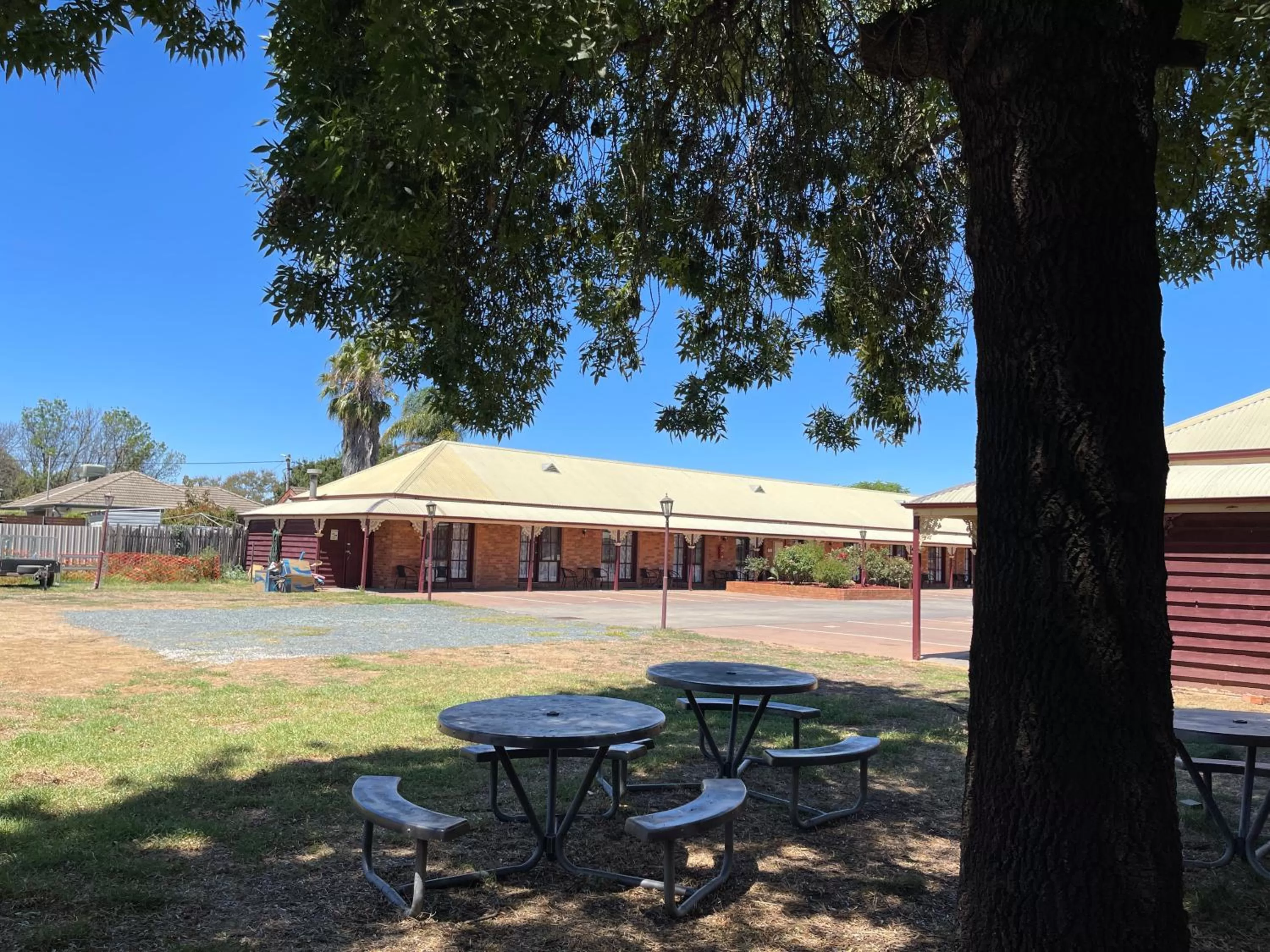 Property building in Philadelphia Motor Inn