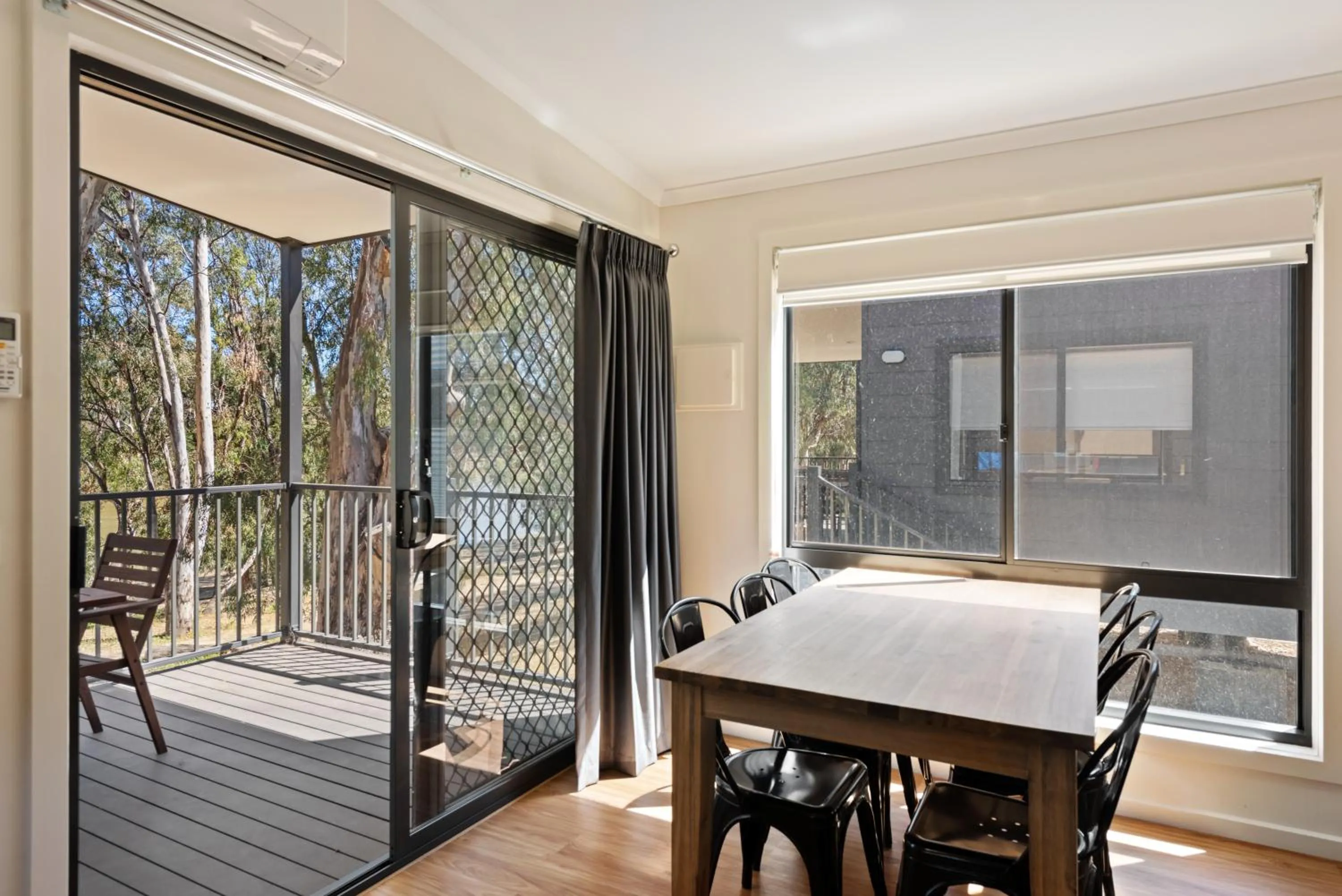 Dining area in Discovery Parks - Maidens Inn Moama