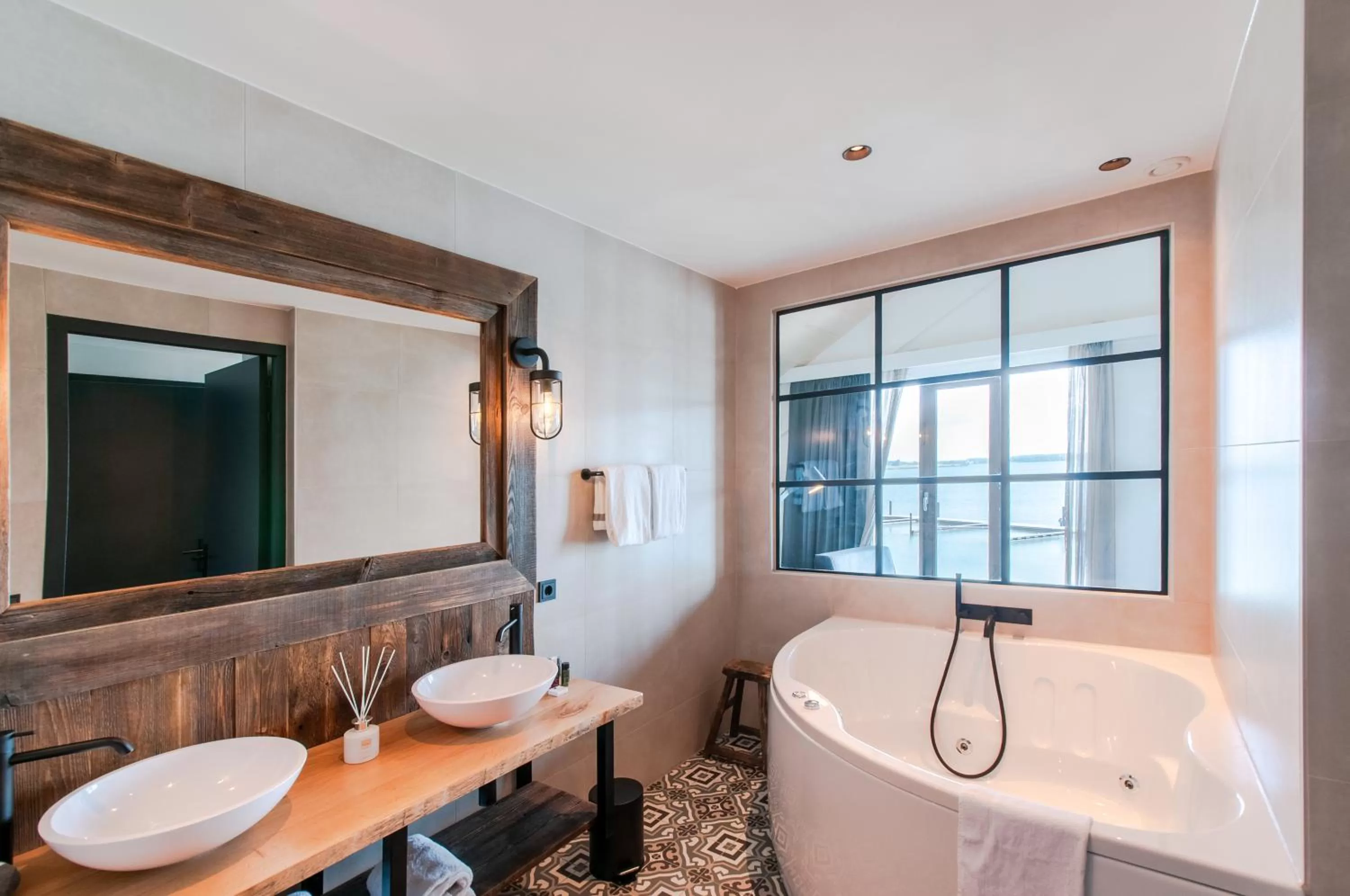 Bathroom in Waterrijk Oesterdam Hotel