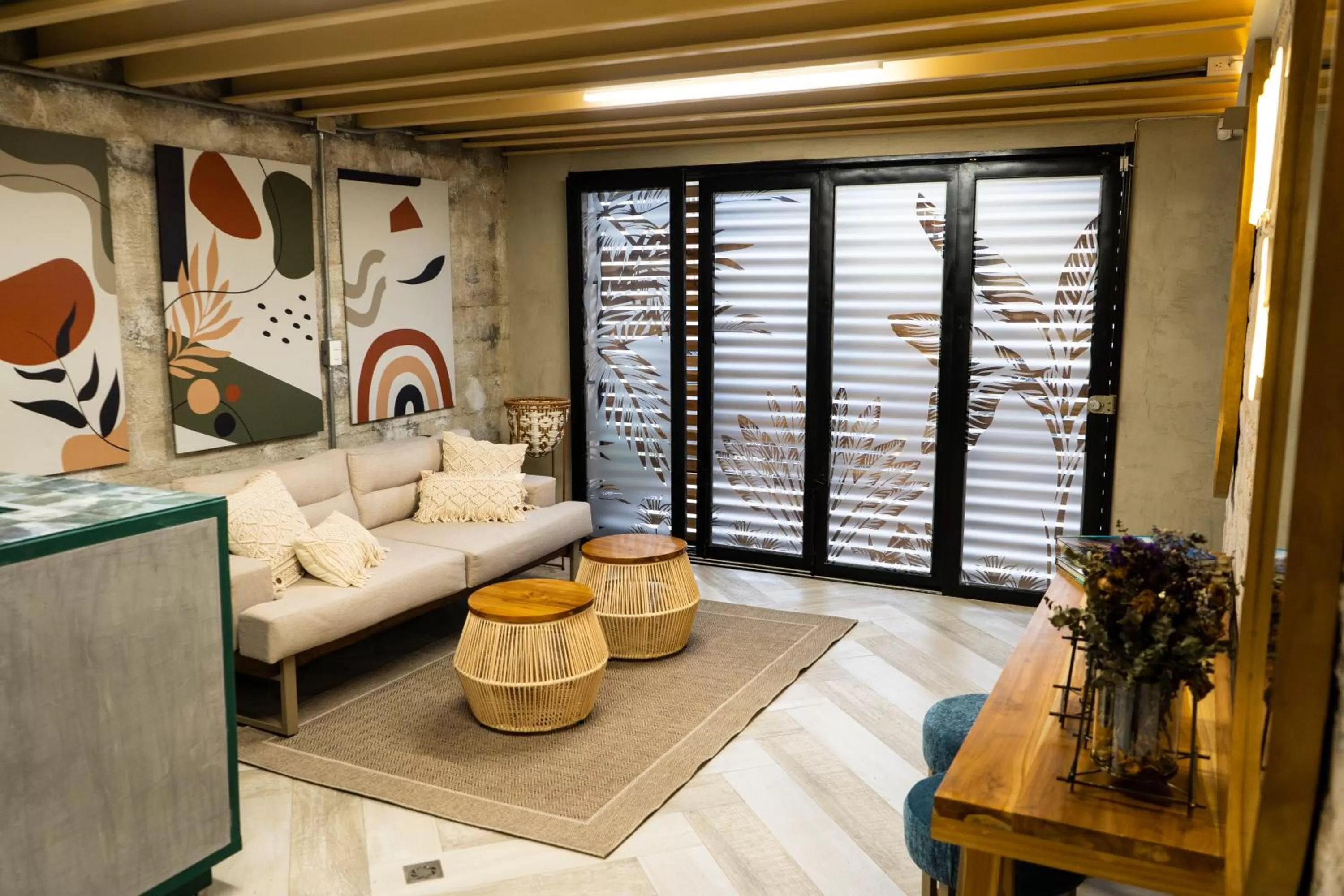 Living room, Bed in Zentrico Boutique