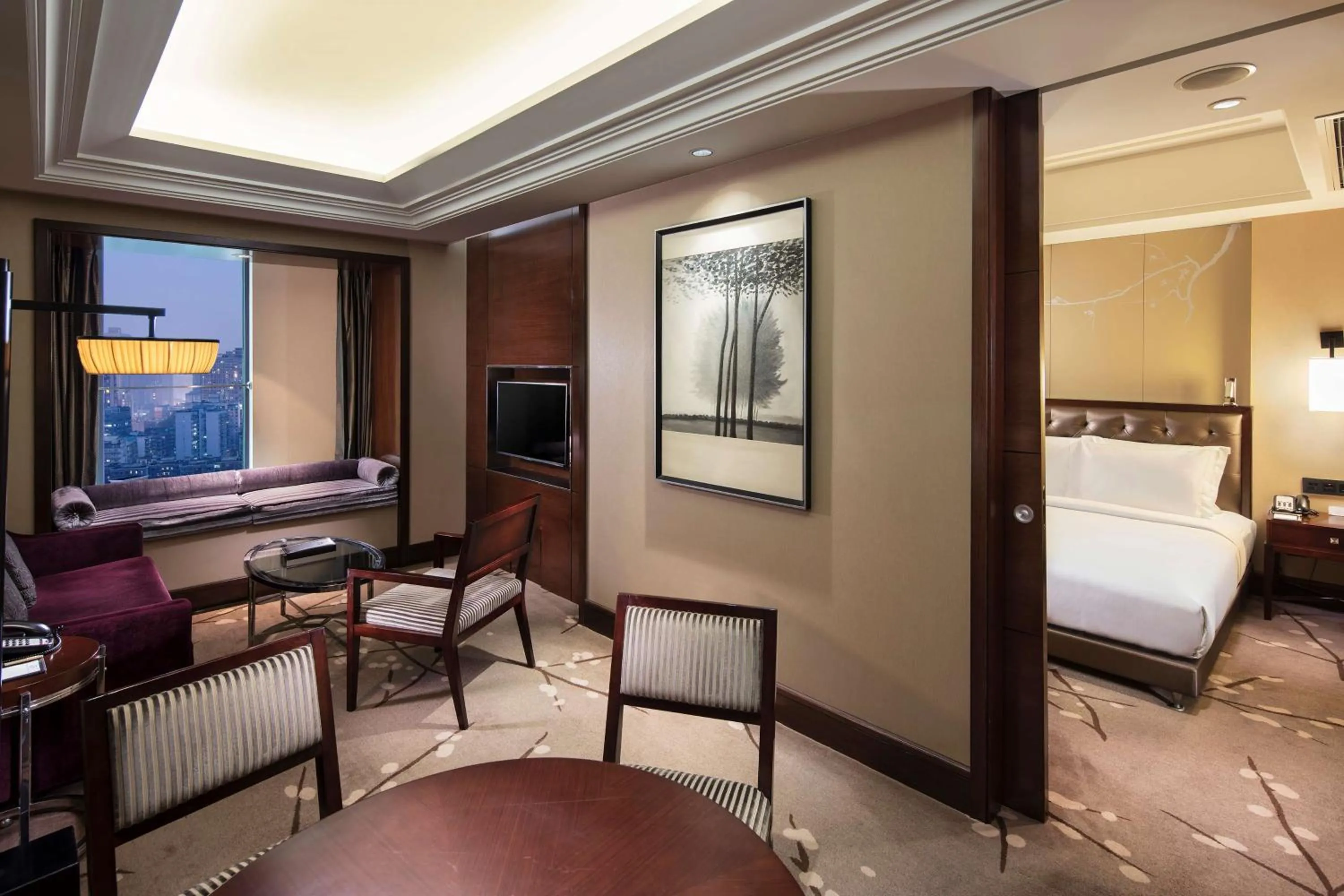 Bedroom, Bed in DoubleTree by Hilton Chongqing - Guanyinqiao railway station