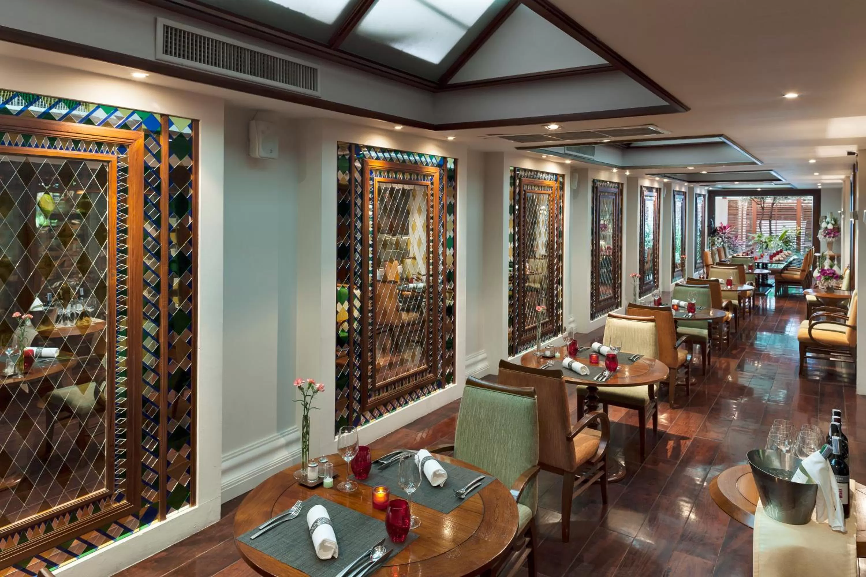 Restaurant/places to eat in RatiLanna Riverside Spa Resort