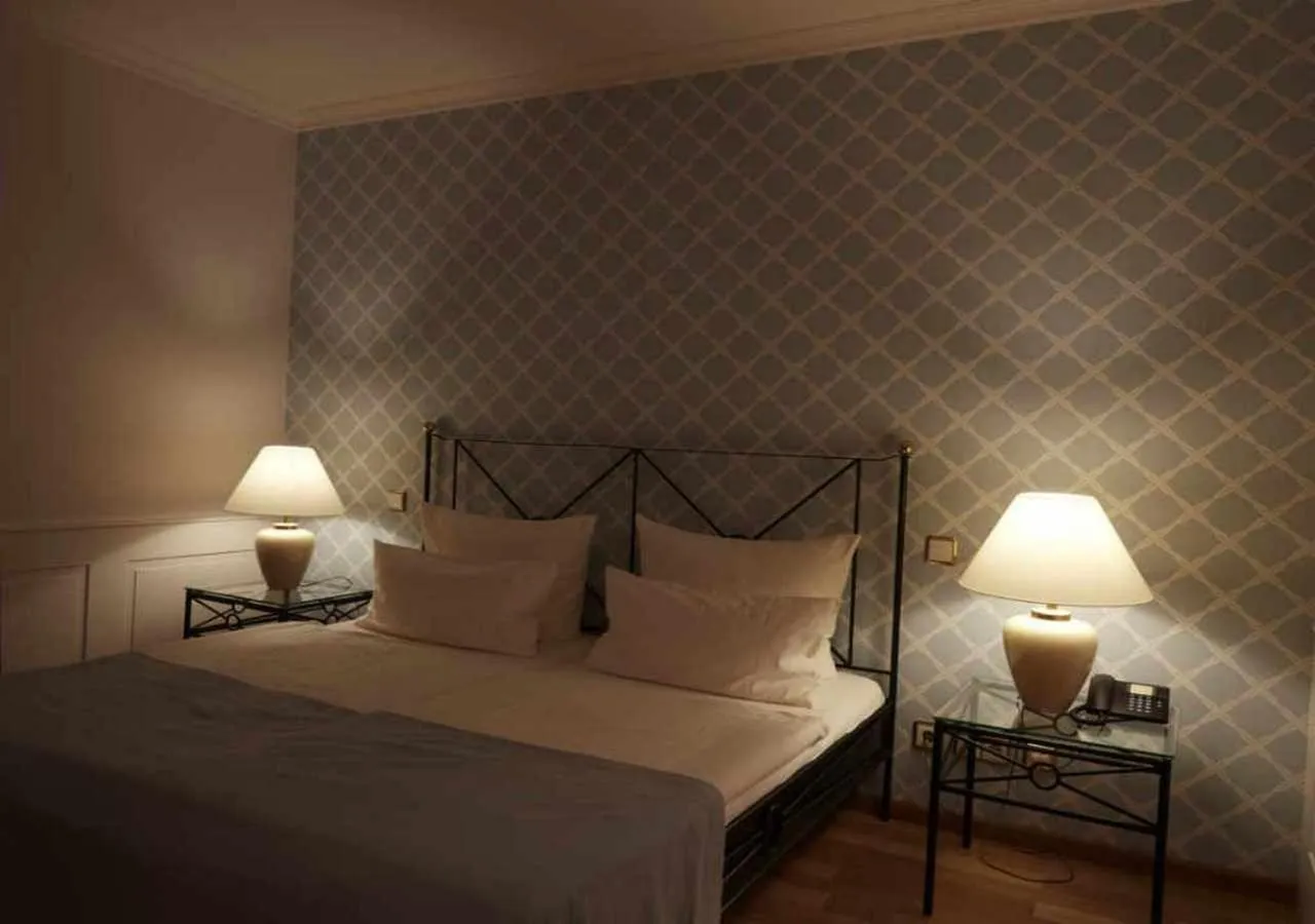 Bedroom, Bed in Hotel Snorrenburg GmbH