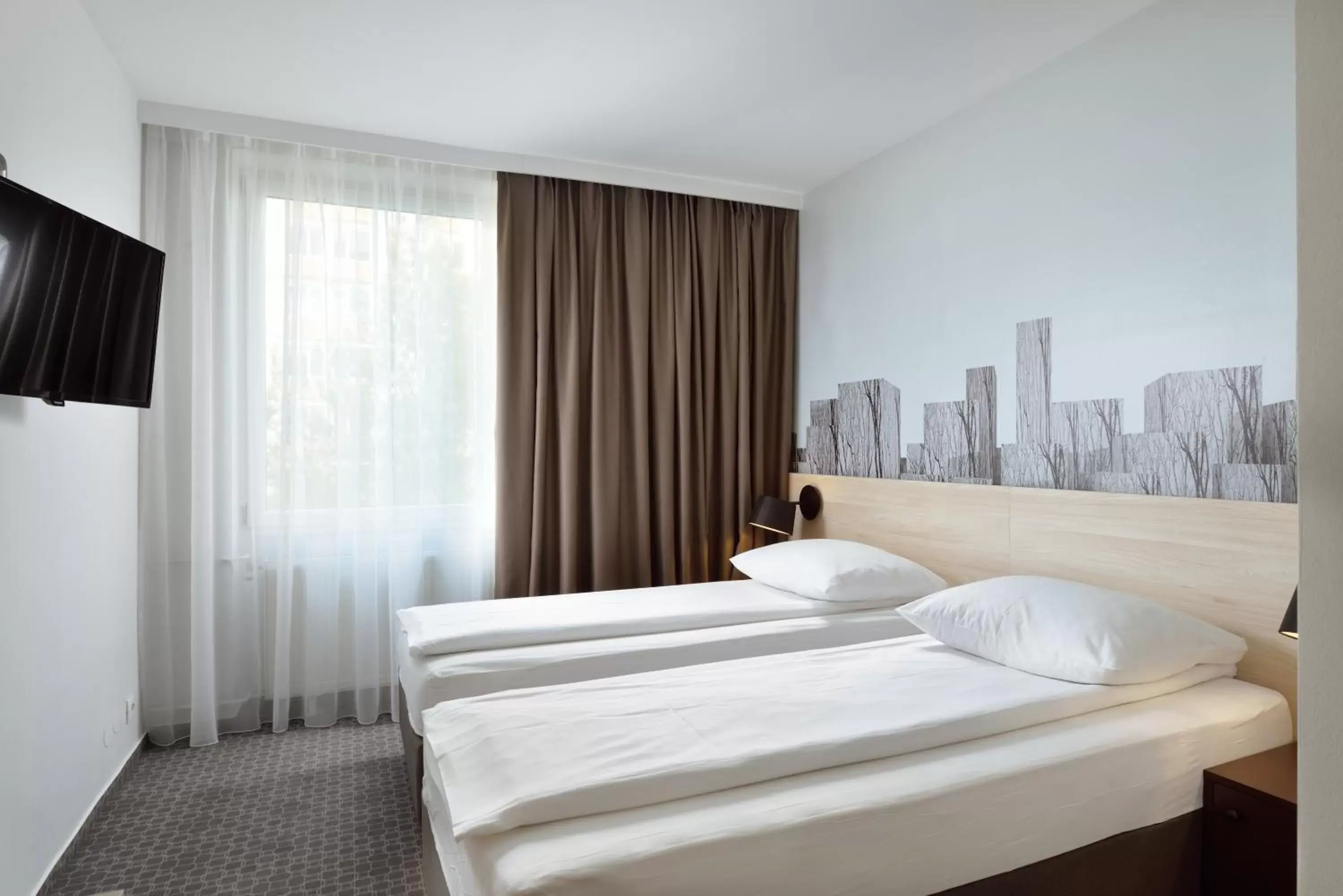 Twin Room with Castle View in B&B Hotel Ljubljana Park Twin Room with Castle View in B&B Hotel Ljubljana Park