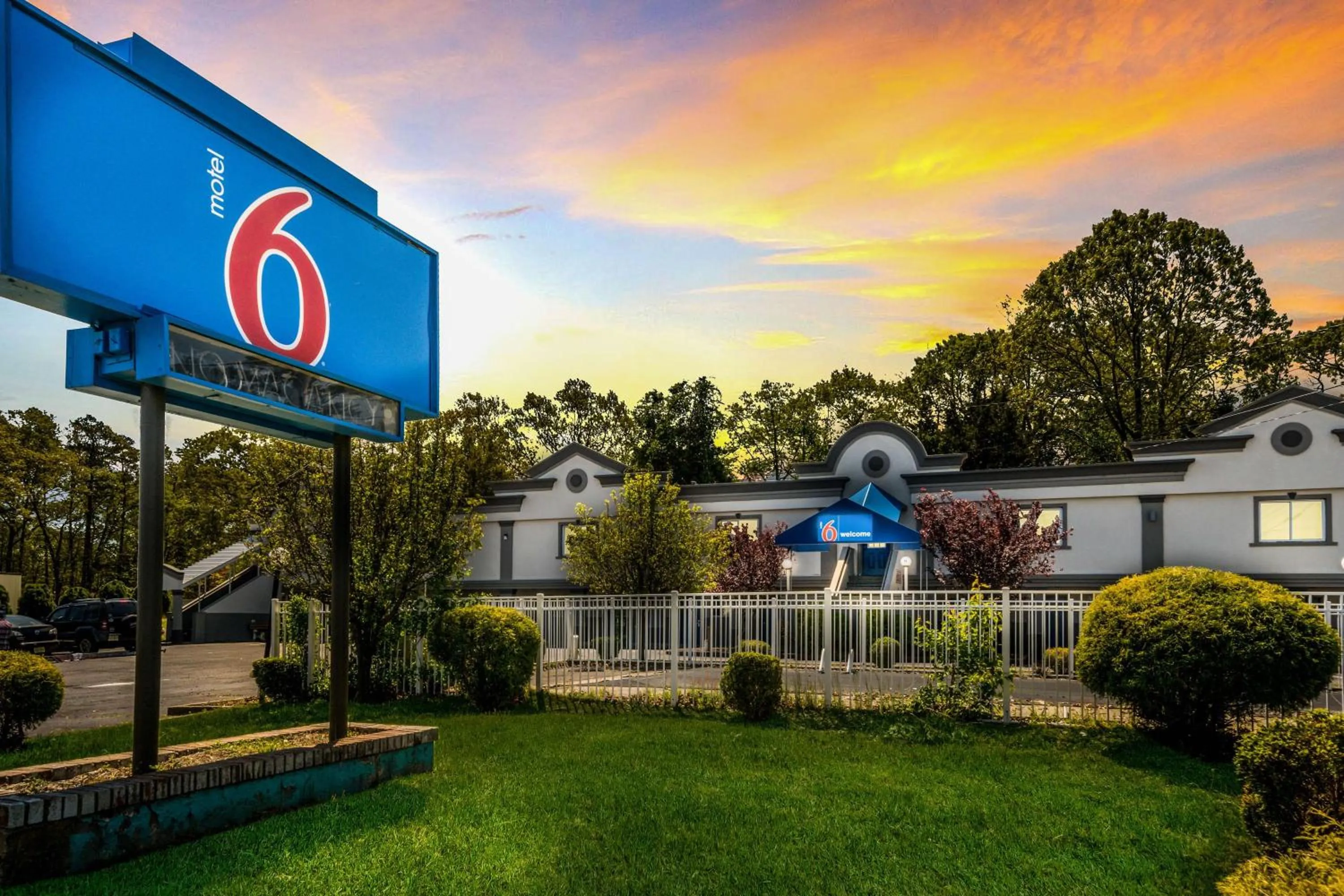 Property building in Motel 6-Toms River, NJ