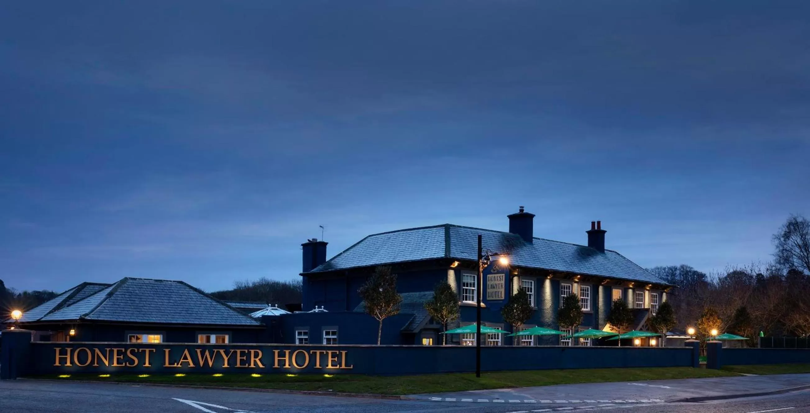 Property building in Honest Lawyer Hotel