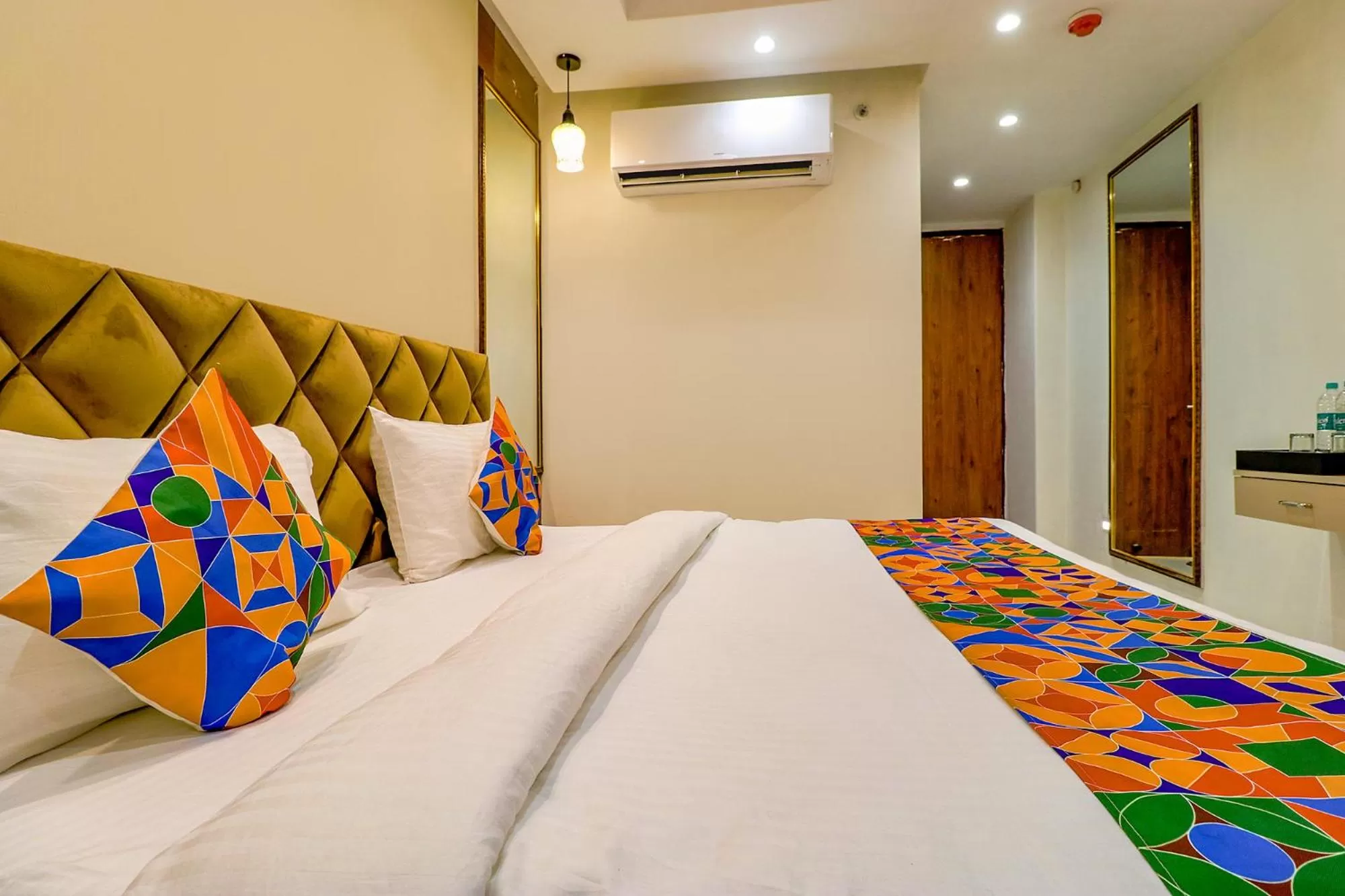 Bed in FabHotel Pitampura