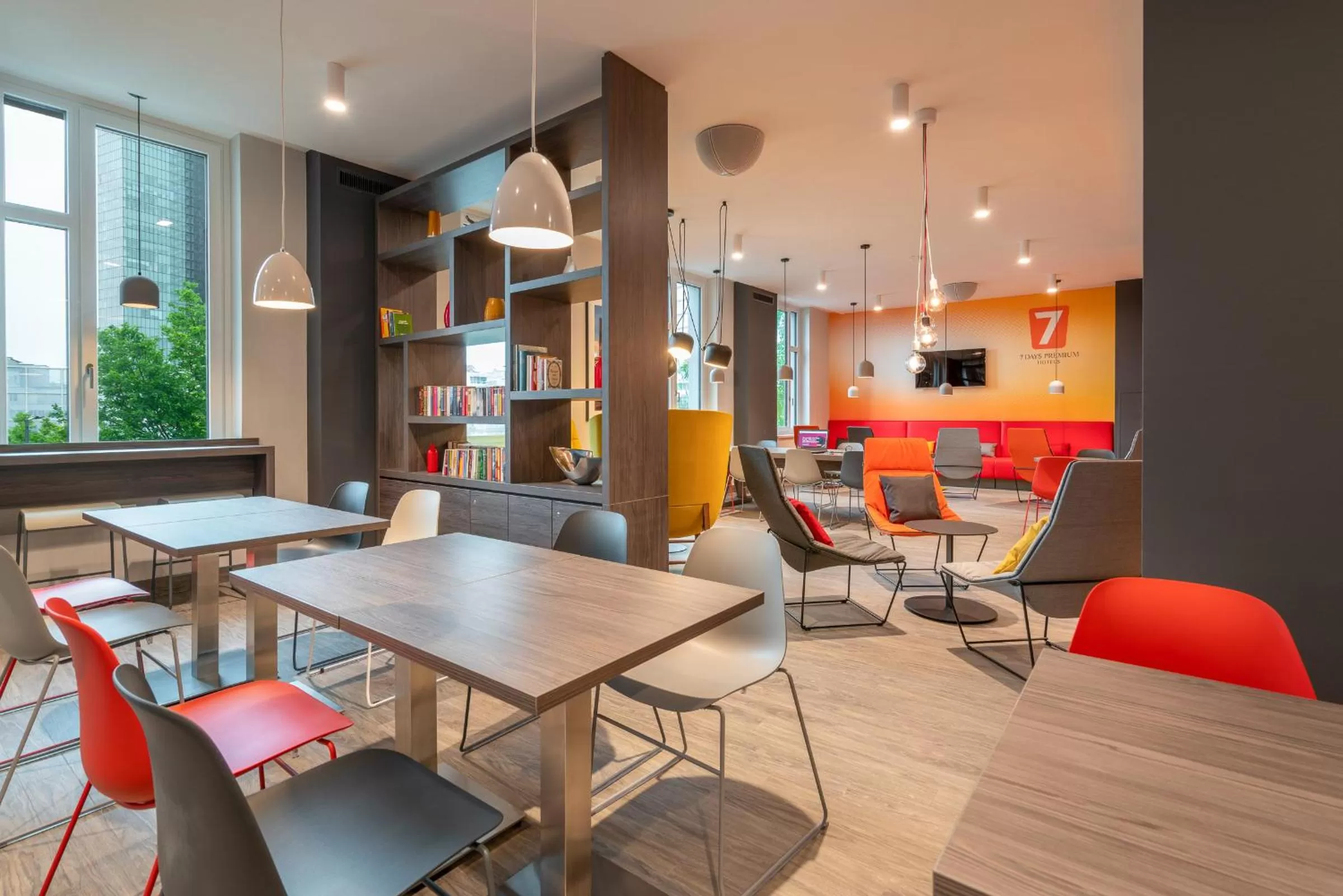 Lounge or bar in Campanile Vienna South