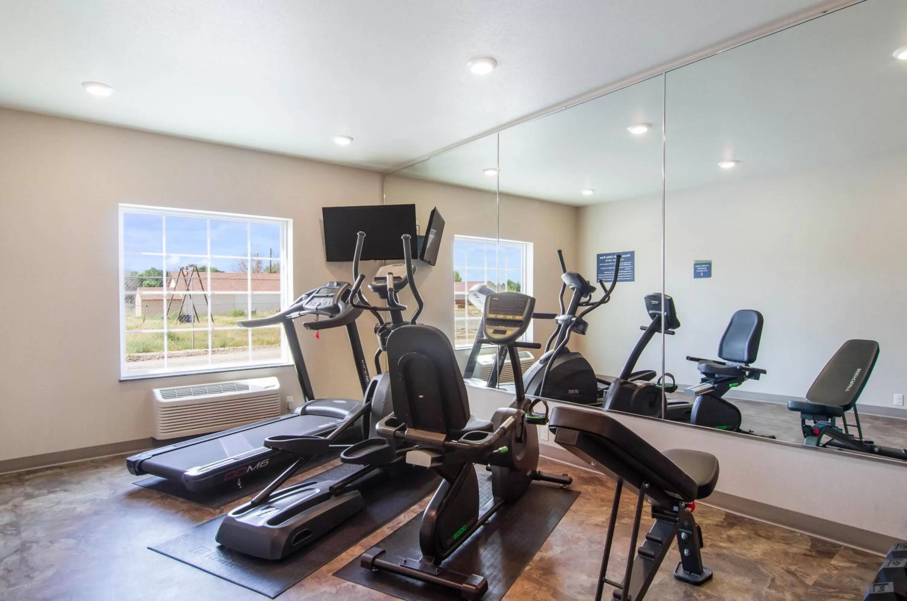 Fitness centre/facilities in Cobblestone Hotel & Suites - Newport