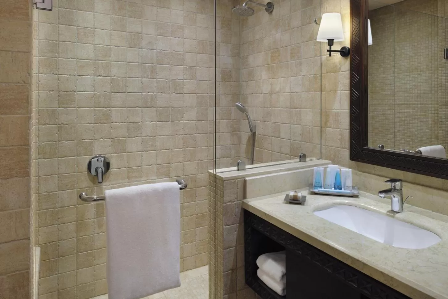 Bathroom in Mövenpick Ambassador Hotel Accra