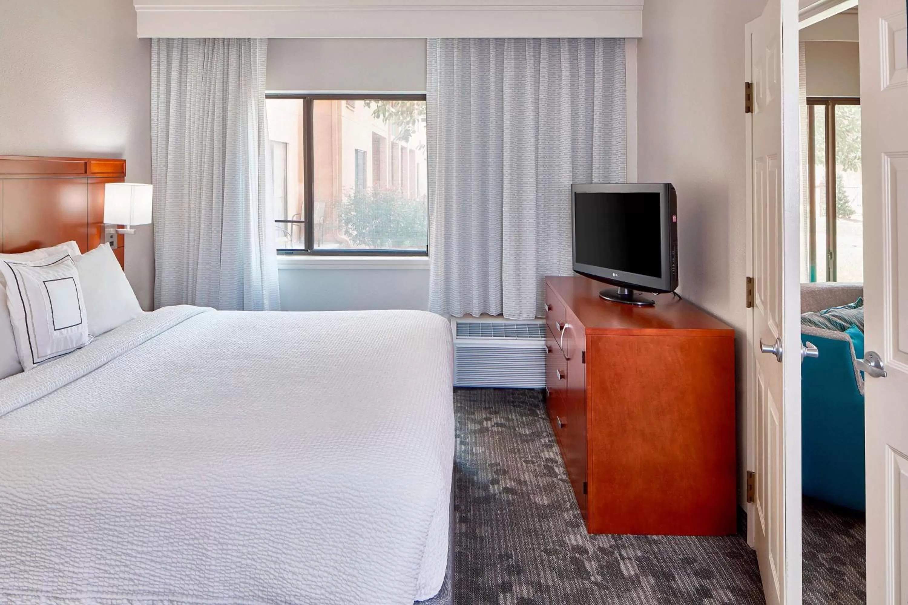 Photo of the whole room in Sonesta Select Raleigh Durham Airport Morrisville