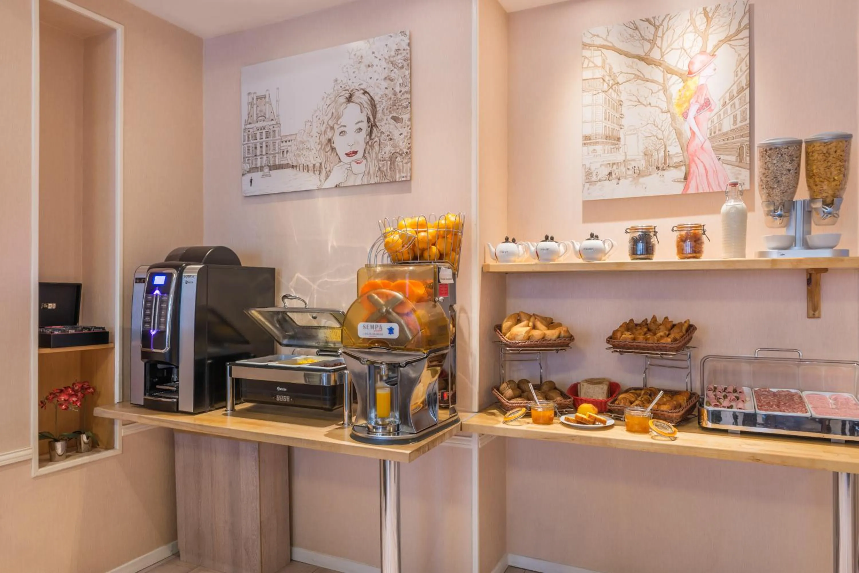 Food and drinks in L'Ouest Hotel