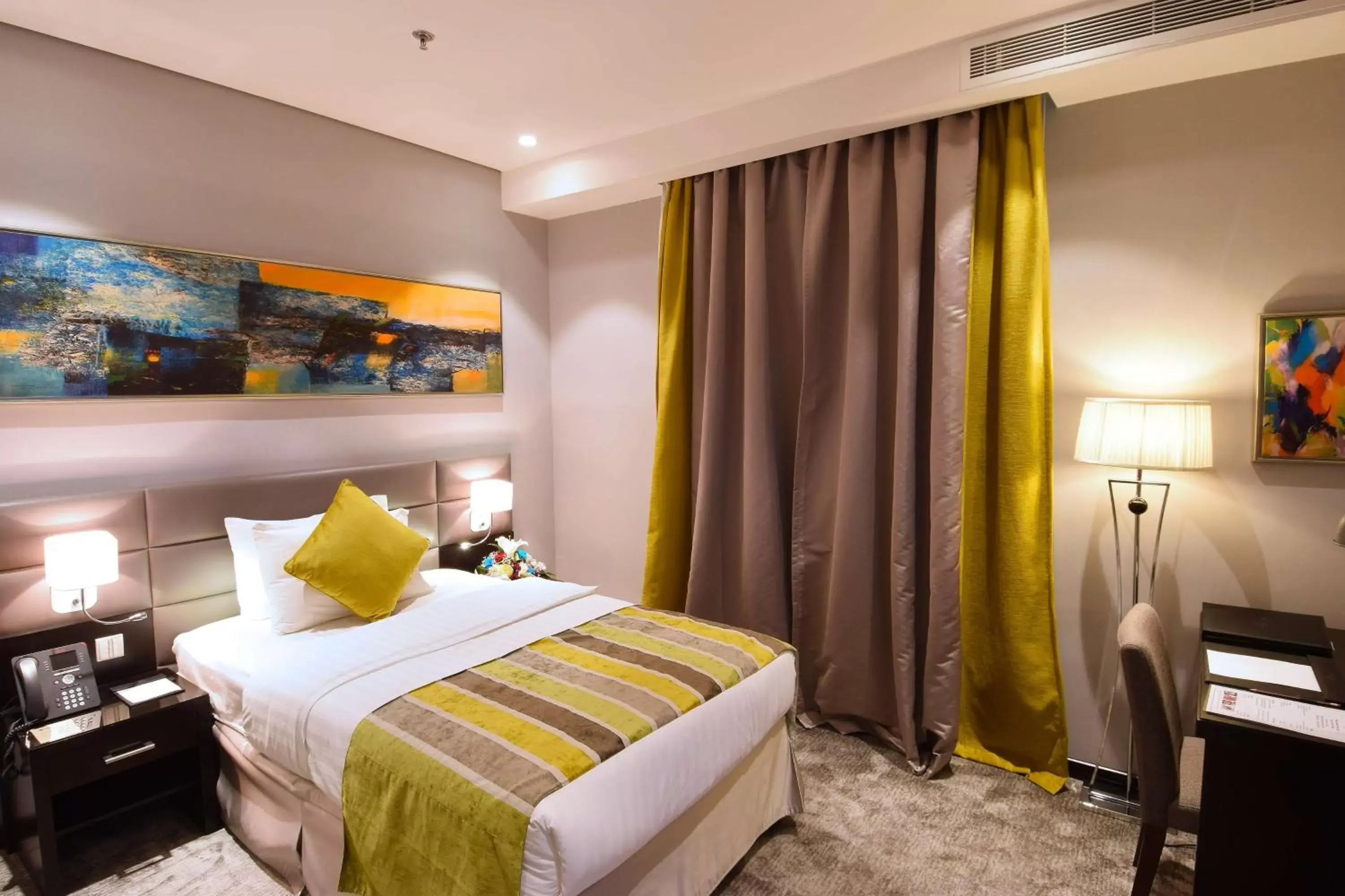 Standard Single Room - single occupancy - Non-Smoking in Best Western Plus Fursan Standard Single Room - single occupancy - Non-Smoking in Best Western Plus Fursan