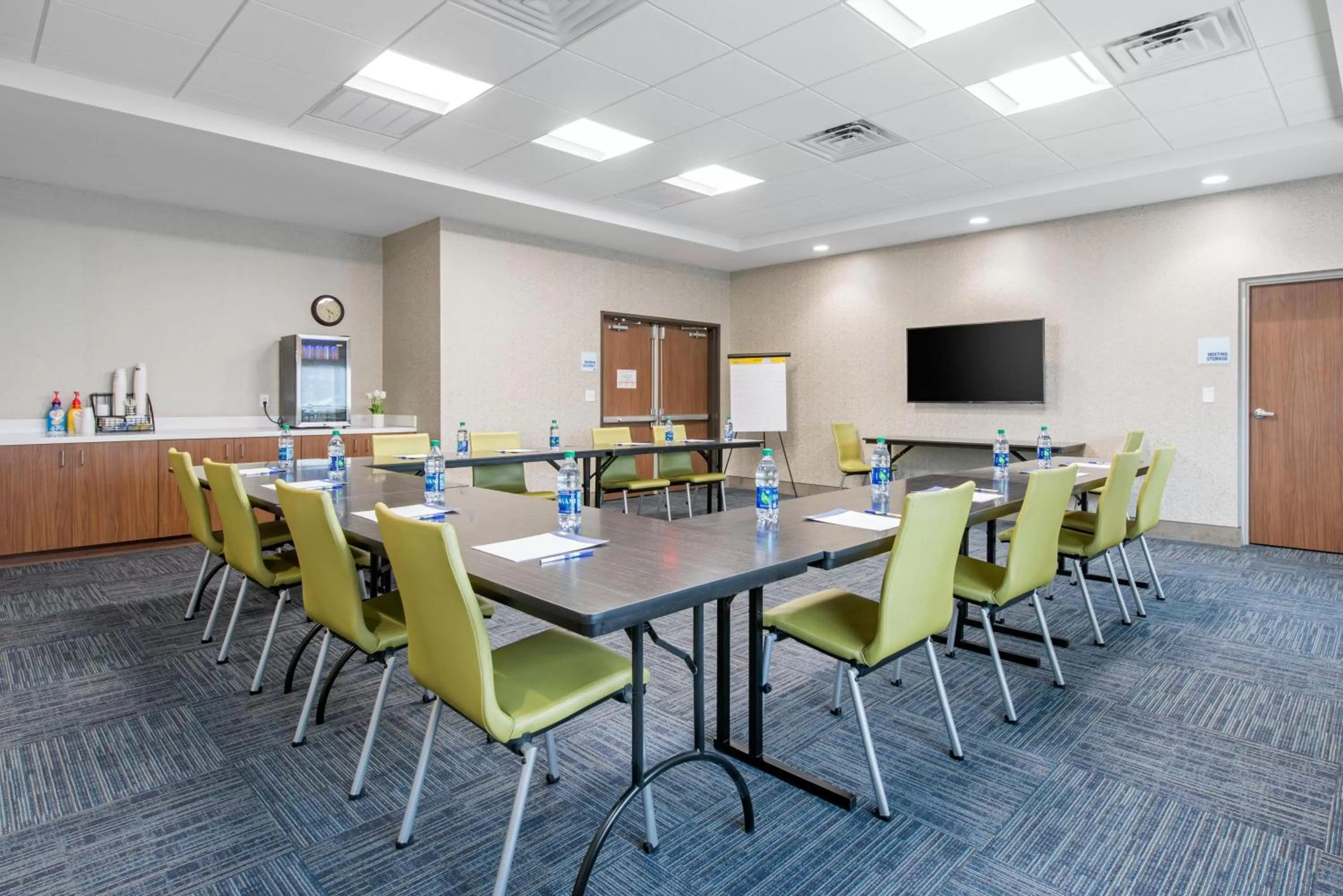 Meeting/conference room in Holiday Inn Express & Suites Alachua - Gainesville Area by IHG