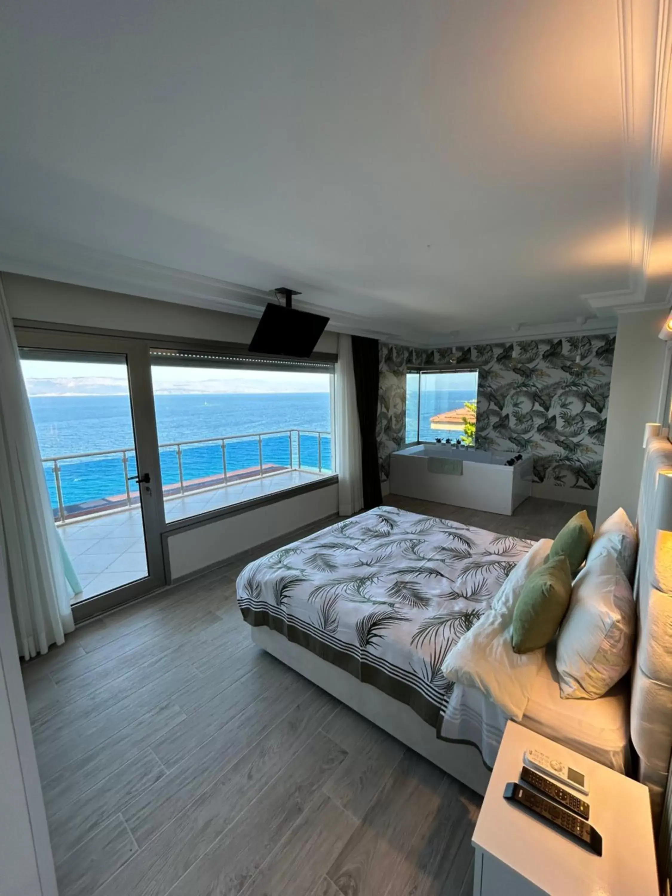 Deluxe Double Room in Fener Hotel Café & Kahvalti Deluxe Double Room in Fener Hotel Café & Kahvalti