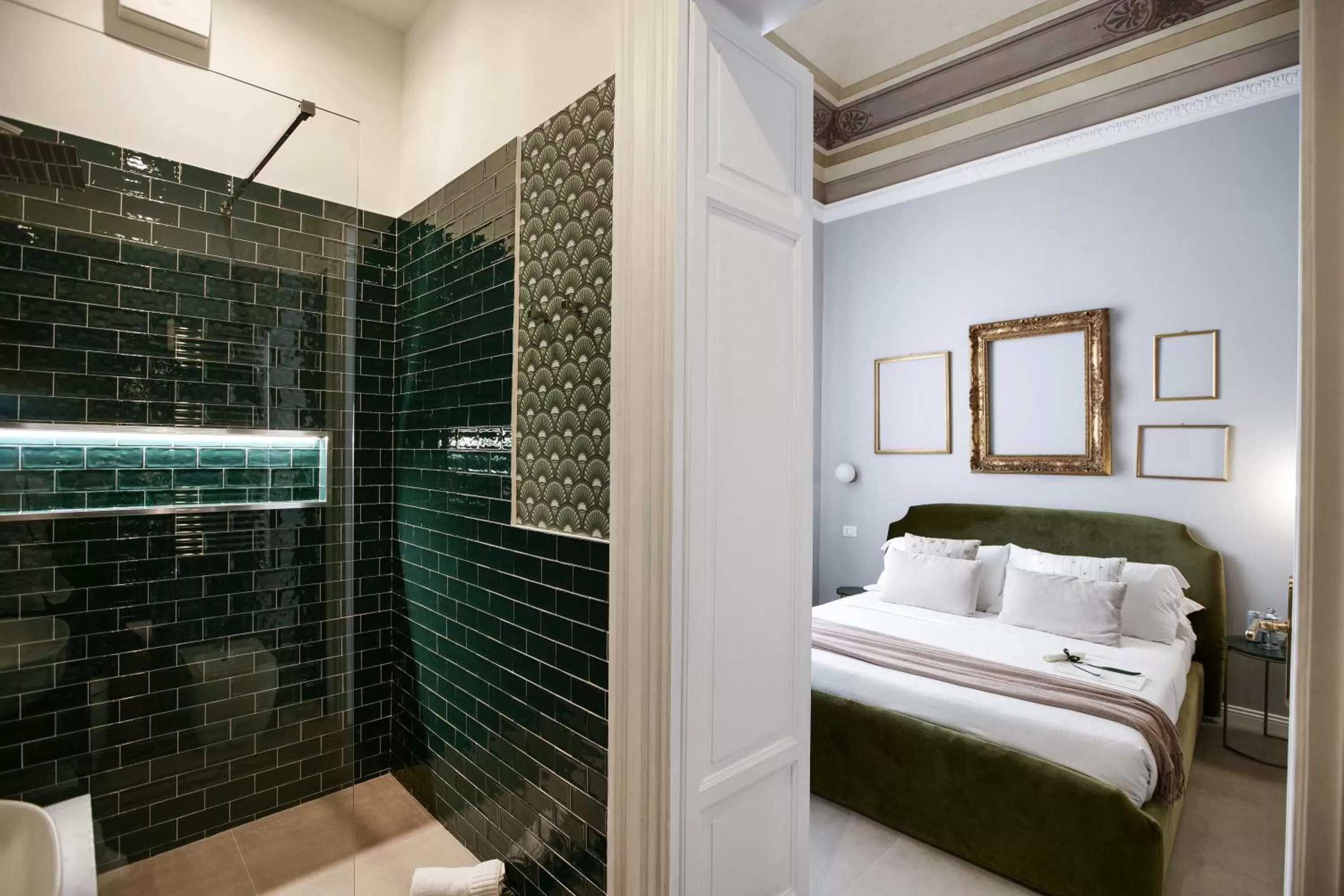 Photo of the whole room, Bed in Family Affair Luxury Rooms&Suites