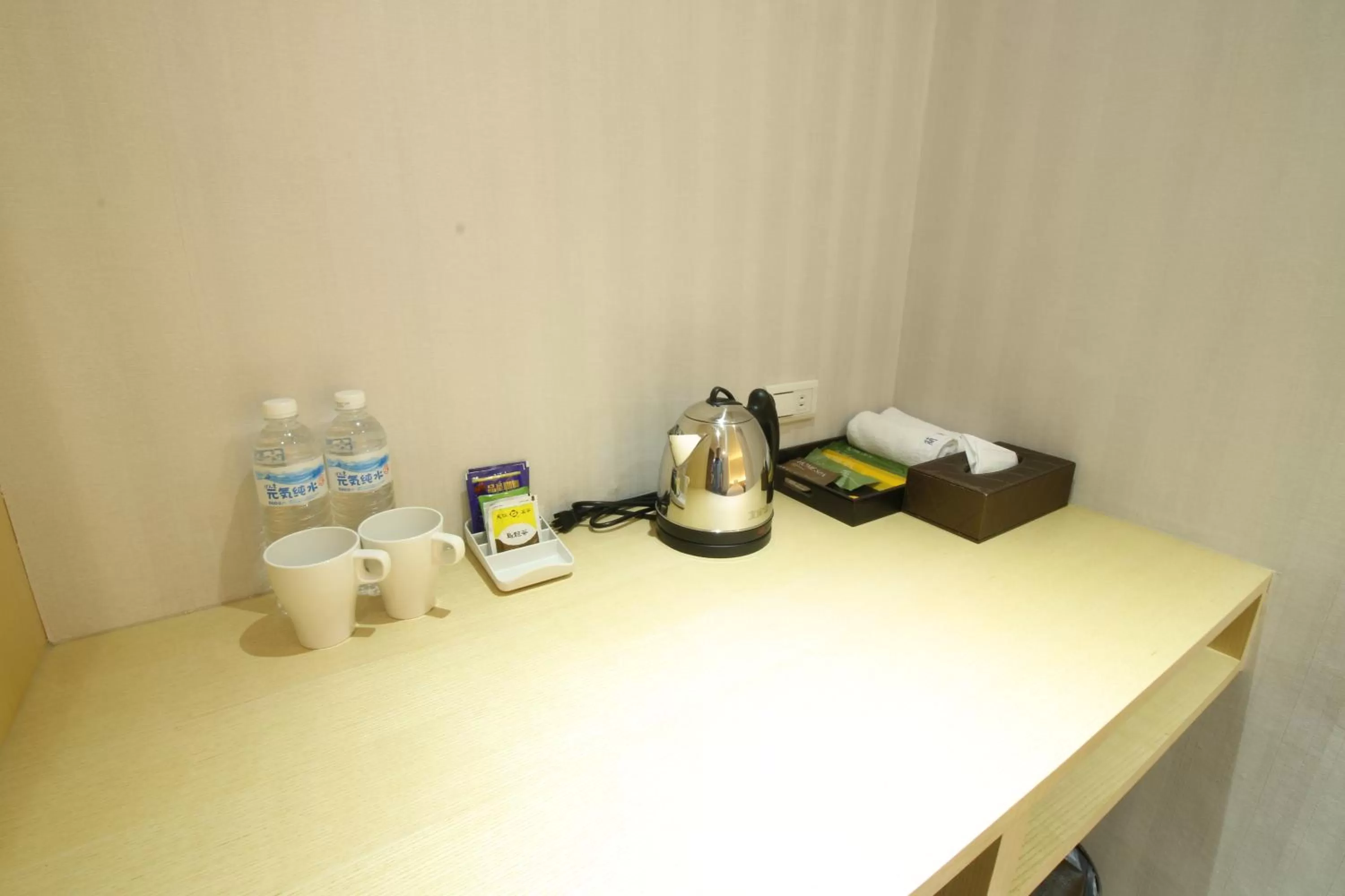 Coffee/tea facilities in Simple Life Kaohsiung