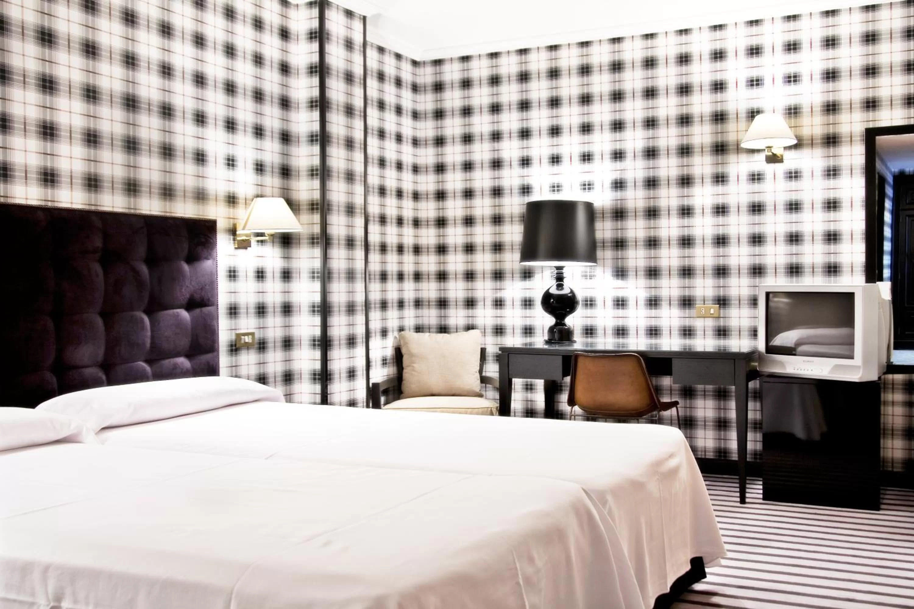 Photo of the whole room, Bed in Hotel Clarin