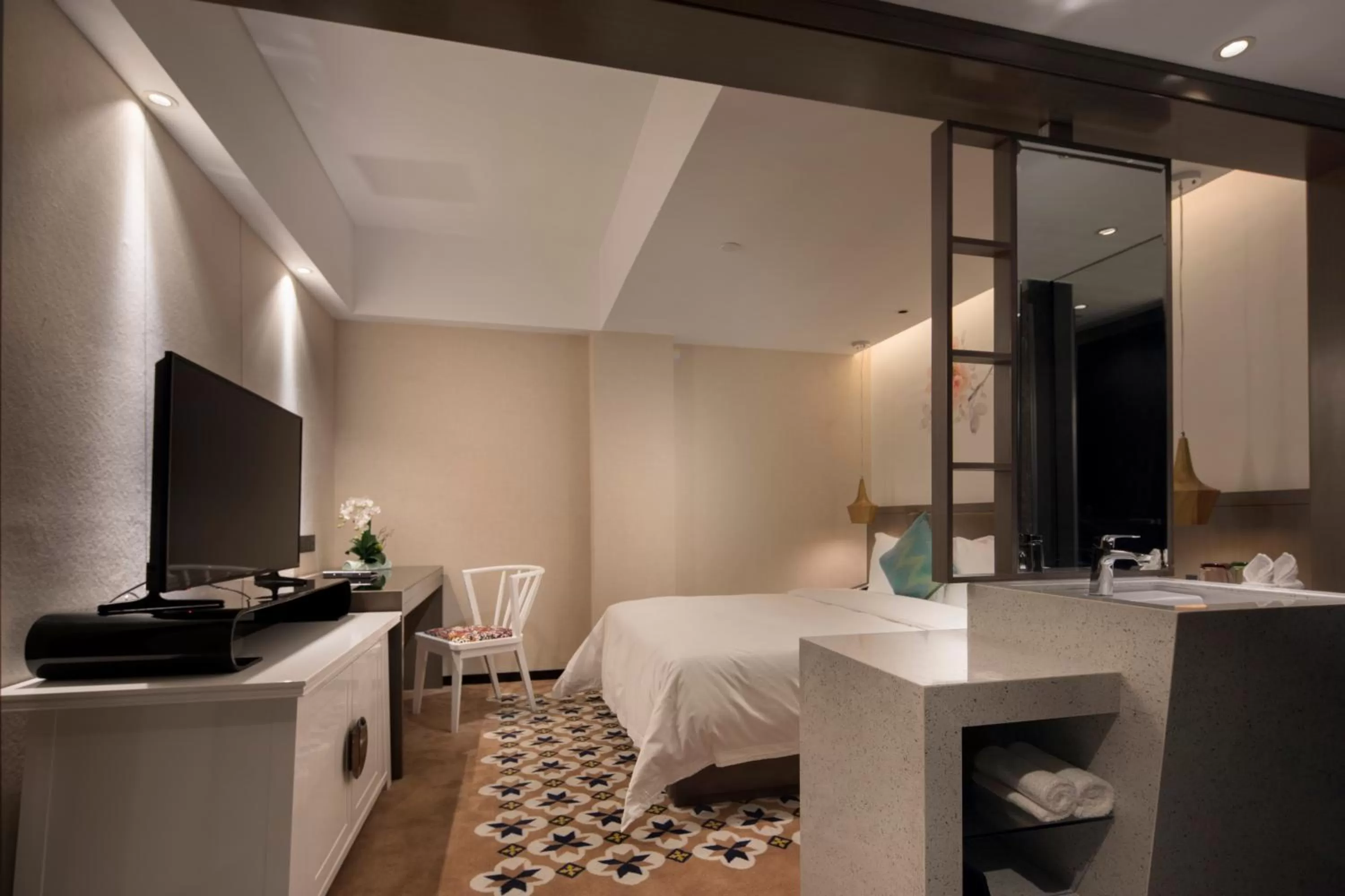 Bed in Paco Hotel Dongpu Guanghzou -Free Shuttle Bus for Canton Fair