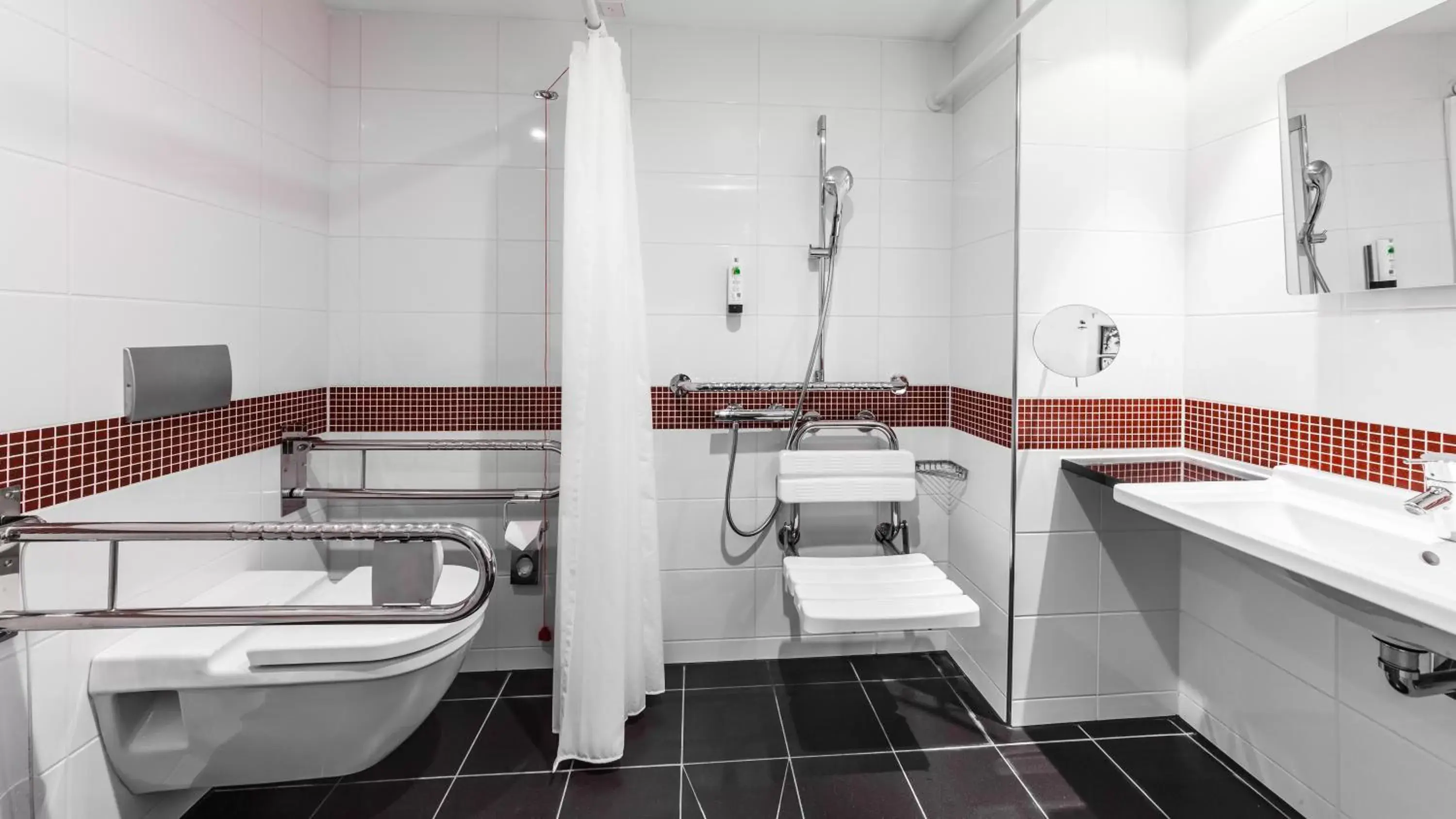 Standard Single Room - Disability Access in Holiday Inn Munich - Westpark, an IHG Hotel Standard Single Room - Disability Access in Holiday Inn Munich - Westpark, an IHG Hotel
