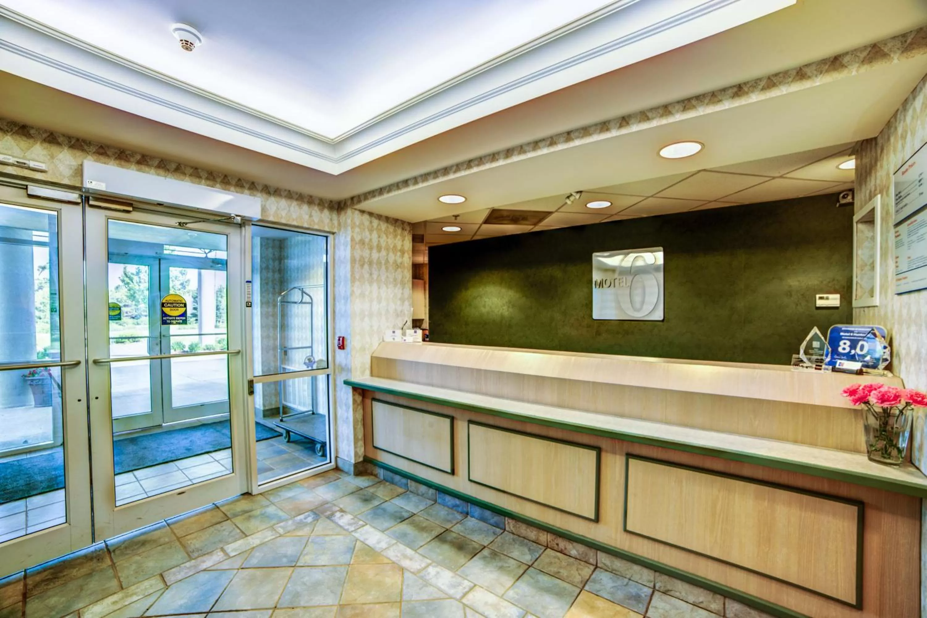 Lobby or reception in Motel 6-Huntsville, ON