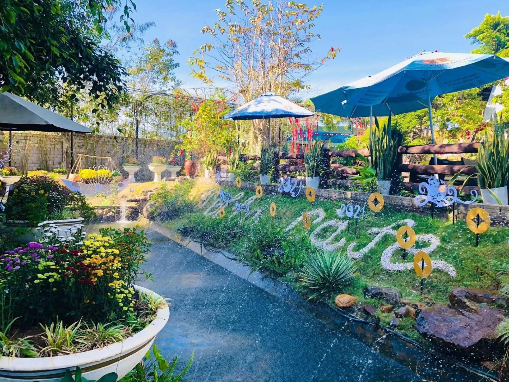 Garden in D'Villa Hotel - Homestay