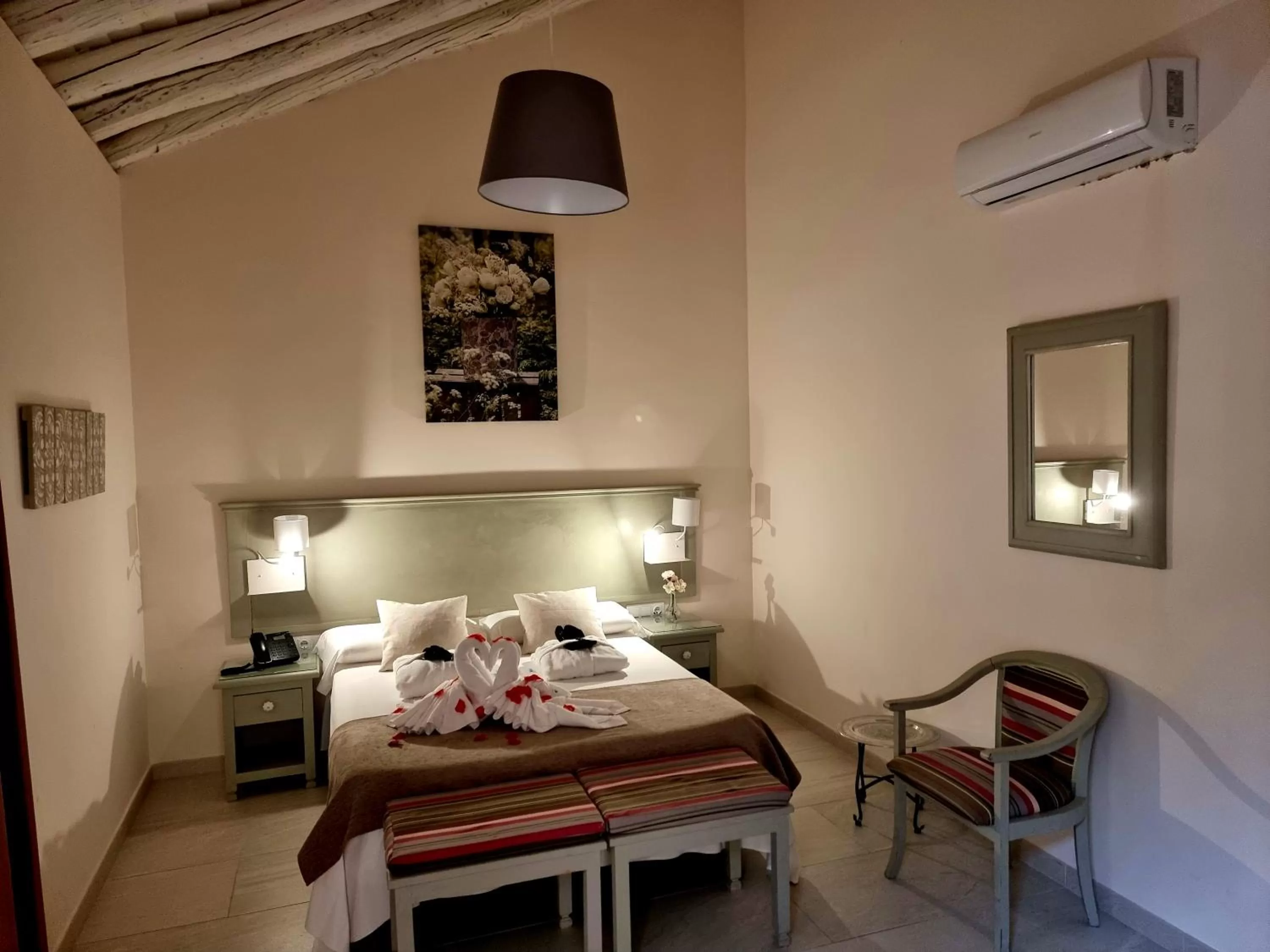 Bed in Hospedería Baños Arabes de Córdoba Dos