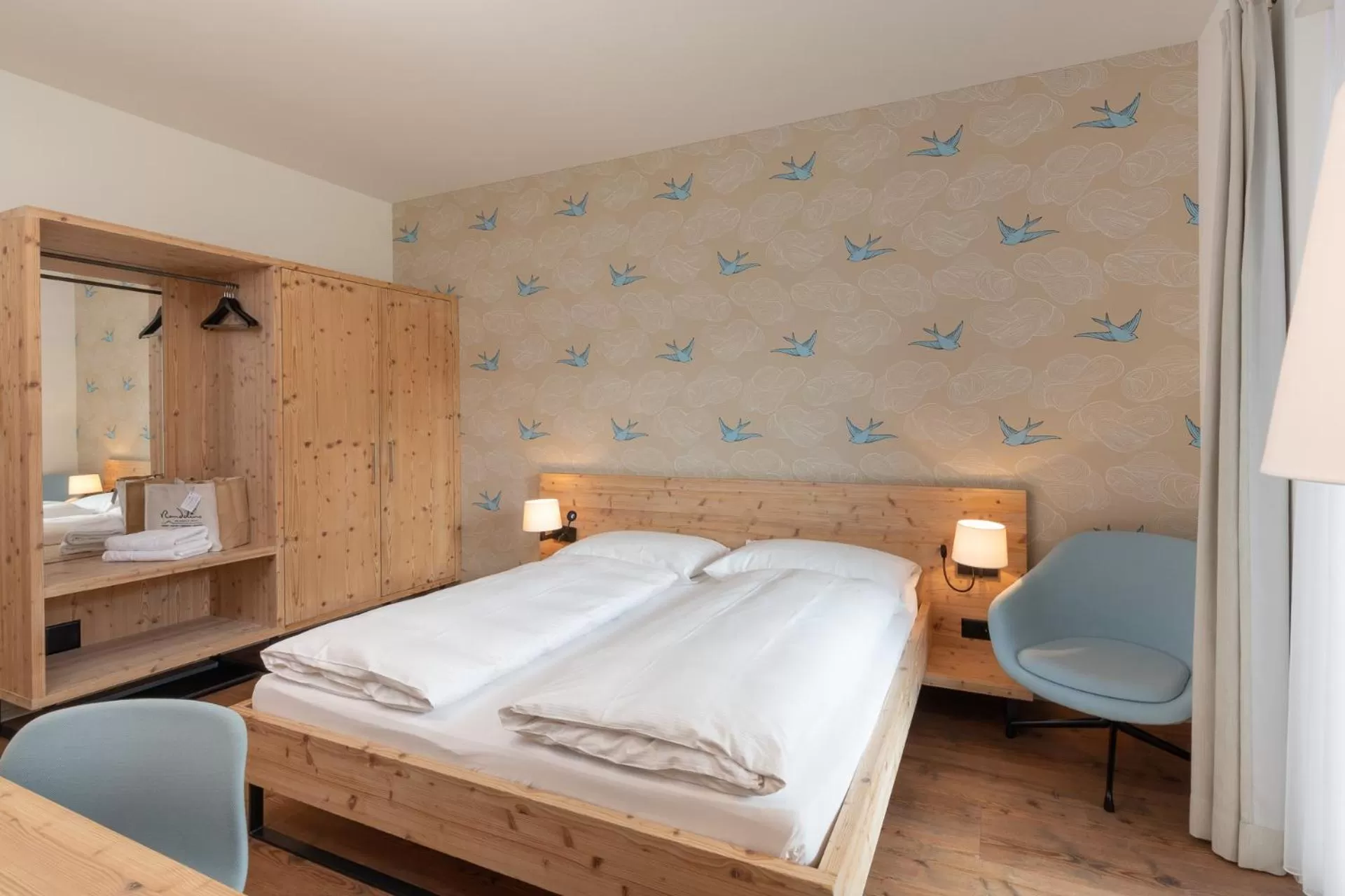 Photo of the whole room, Bed in Randolins Familienresort