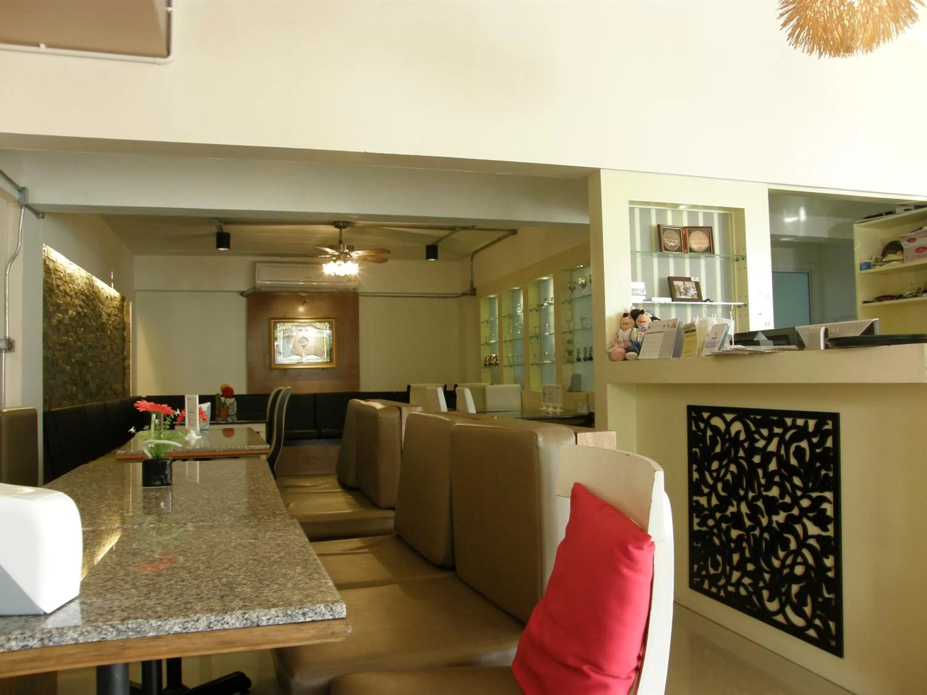 Restaurant/places to eat in Mooz Huahin Bed & Breakfast