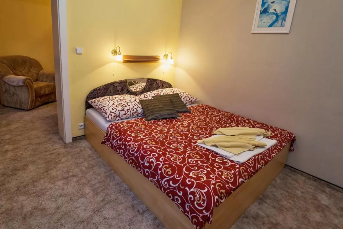 Bed in Hotel Centrál