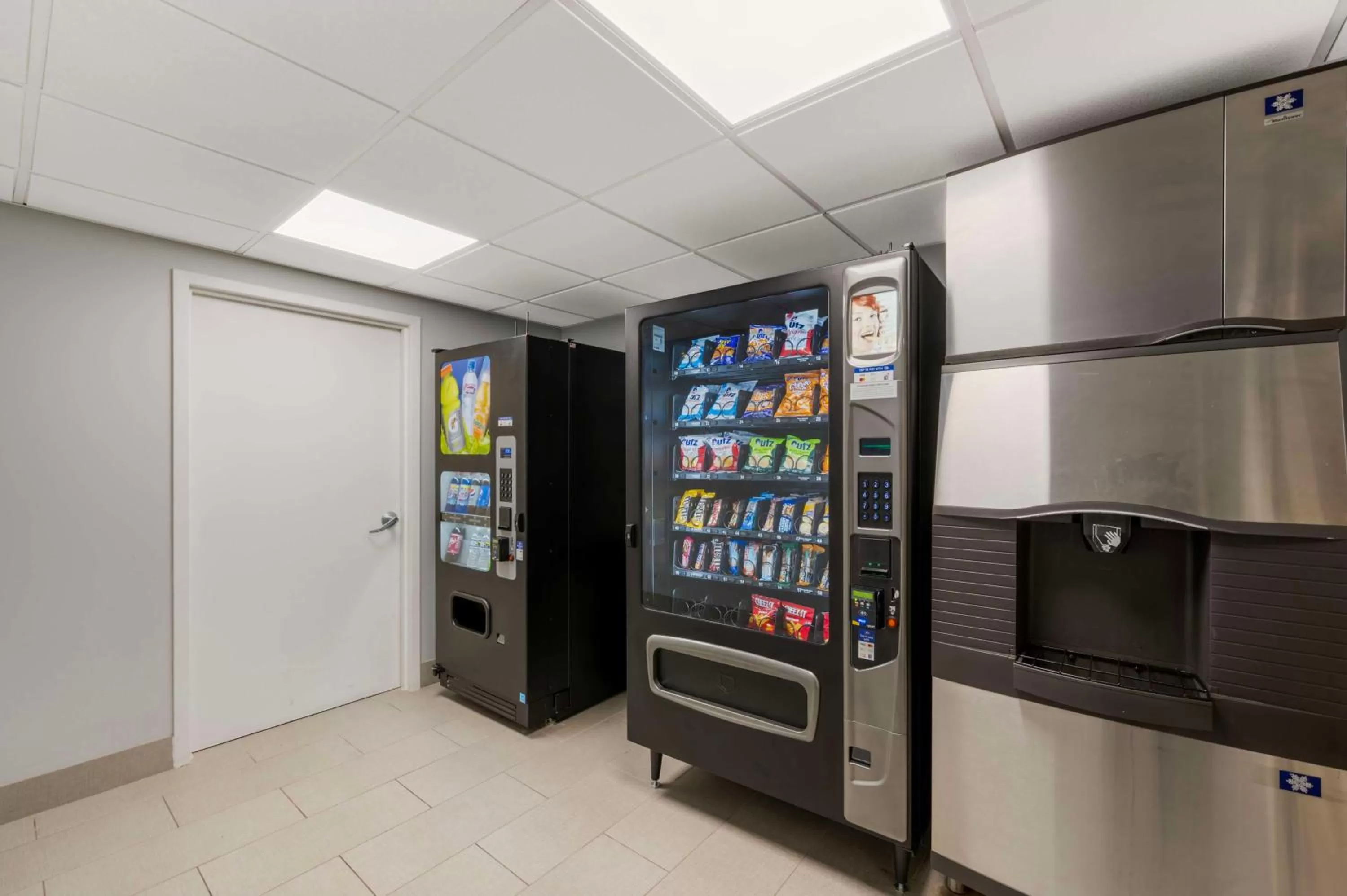 Property building in Best Western Plus Alexandria Fort Belvoir