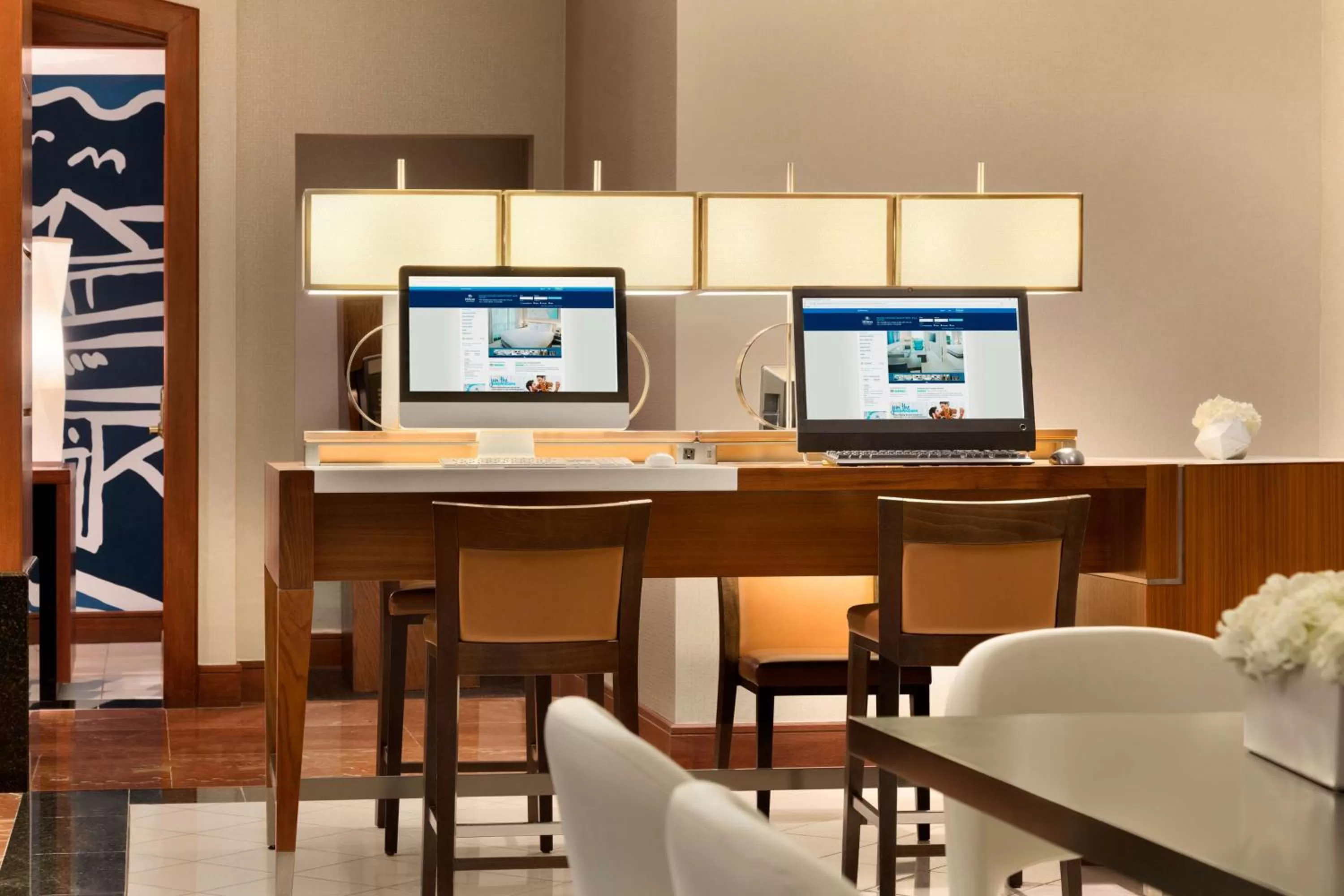 Business facilities in Hilton Chicago Magnificent Mile Suites