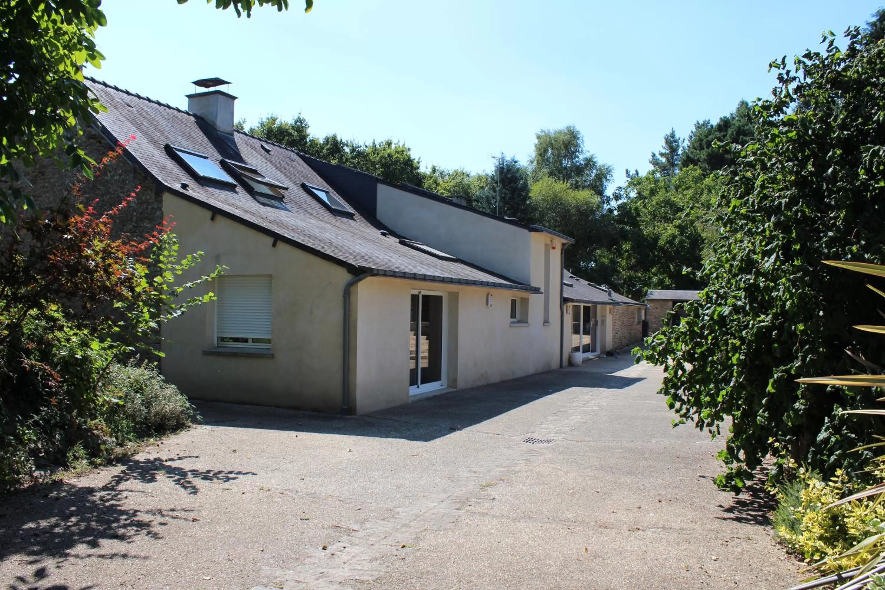 Facade/entrance in Aux Agapanthes